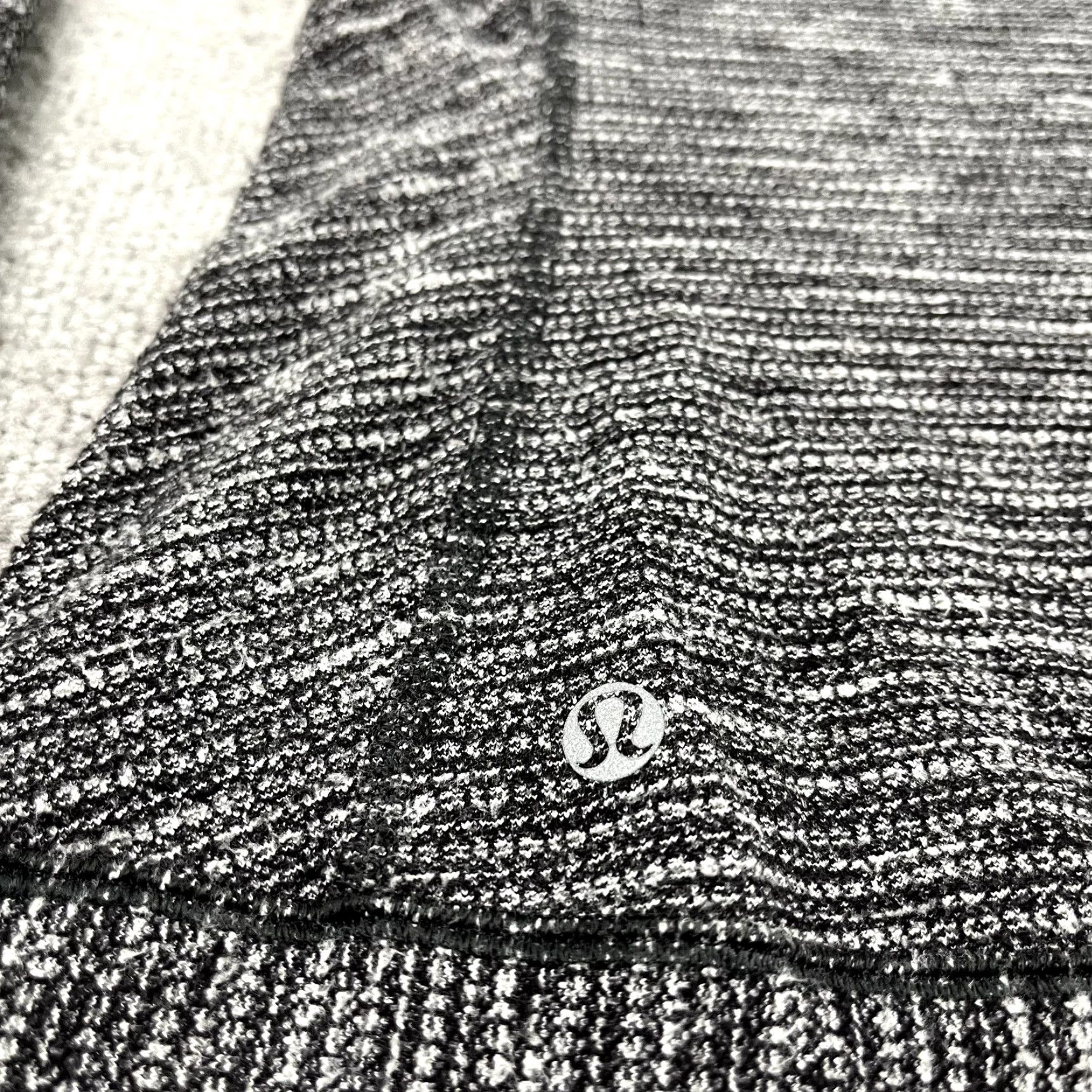 Lululemon LULULEMON Top Womens Size 6 Black Gray Race your Pace Running Pullover Crew Neck Shirt Womens Regular Size 6 Gray Pullover Casual Sports Size M / US 6-8 / IT 42-44 - 2 Thumbnail