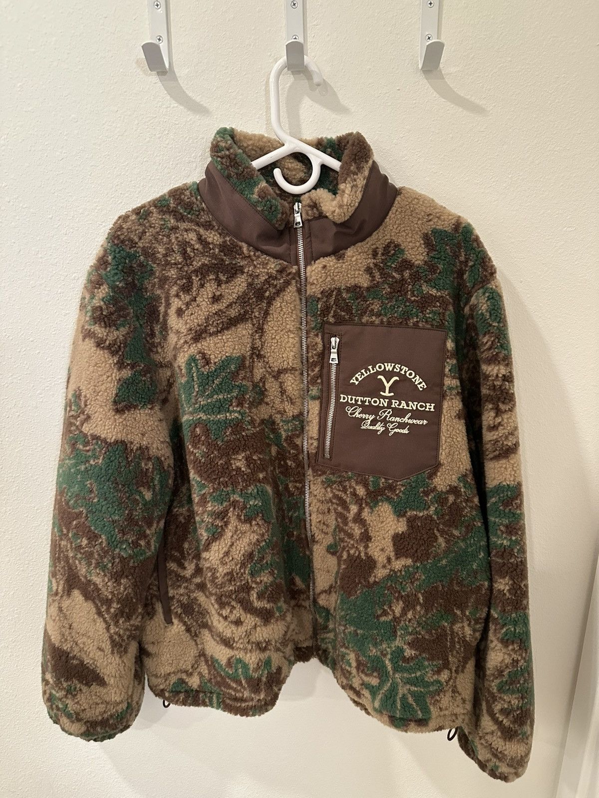 Cherry LA Cherry LA Yellowstone Camo Sherpa Jacket Size US L / EU 52-54 / 3 - 1 Thumbnail