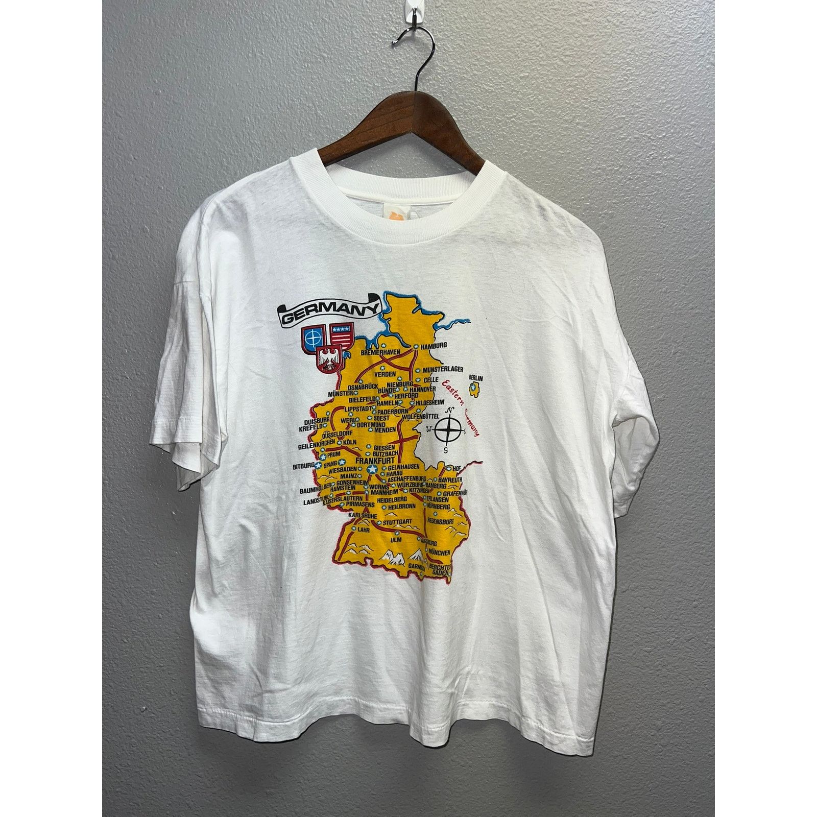 Vintage Vintage Germany Map Shirt Destination City Tee 80s 90s VTG L Size US L / EU 52-54 / 3 - 1 Thumbnail