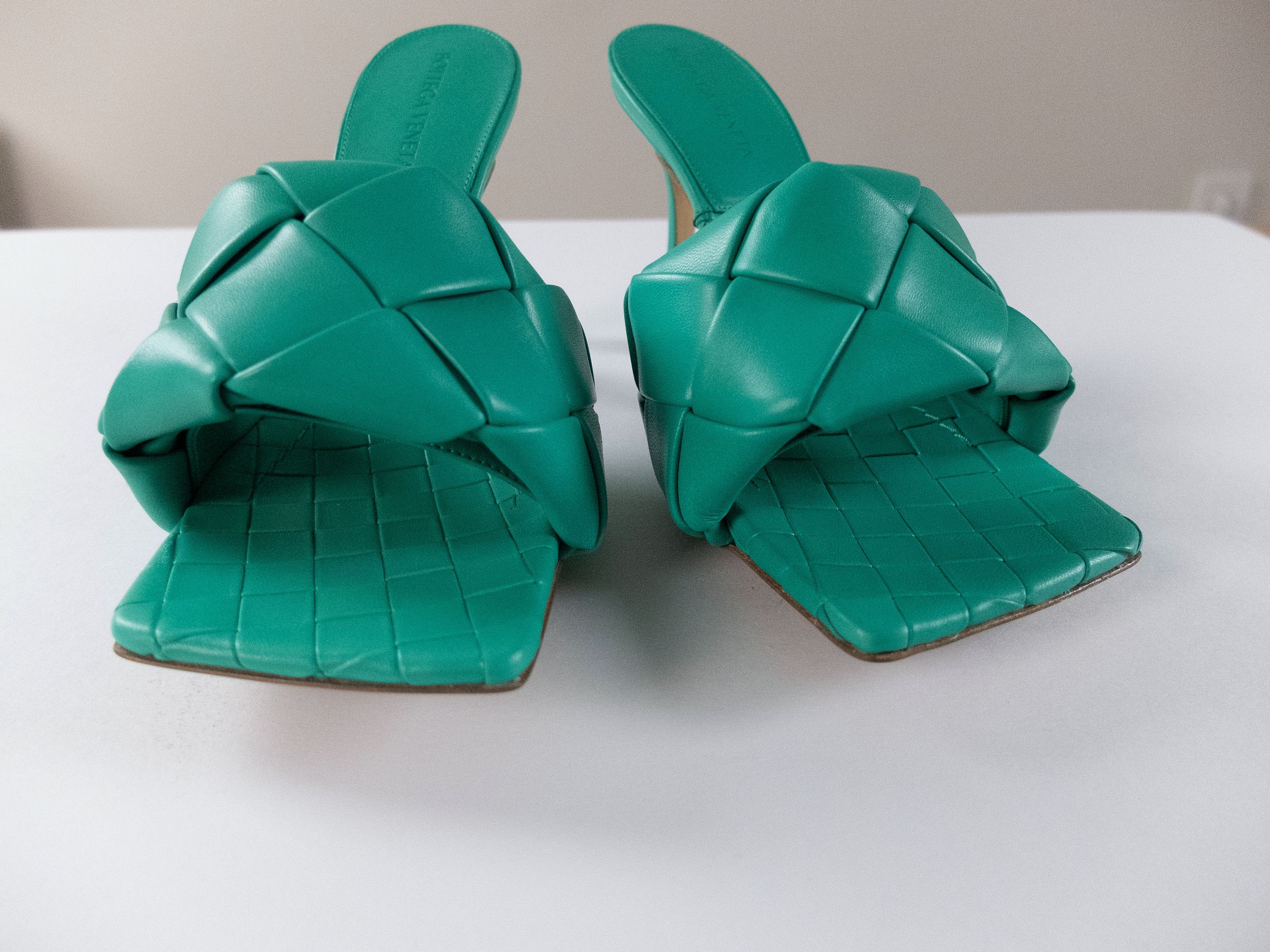 Bottega Veneta BOTTEGA VENETA Lido turquoise green leather mule sandals 7.5 Size US 9 / IT 39 - 4 Thumbnail