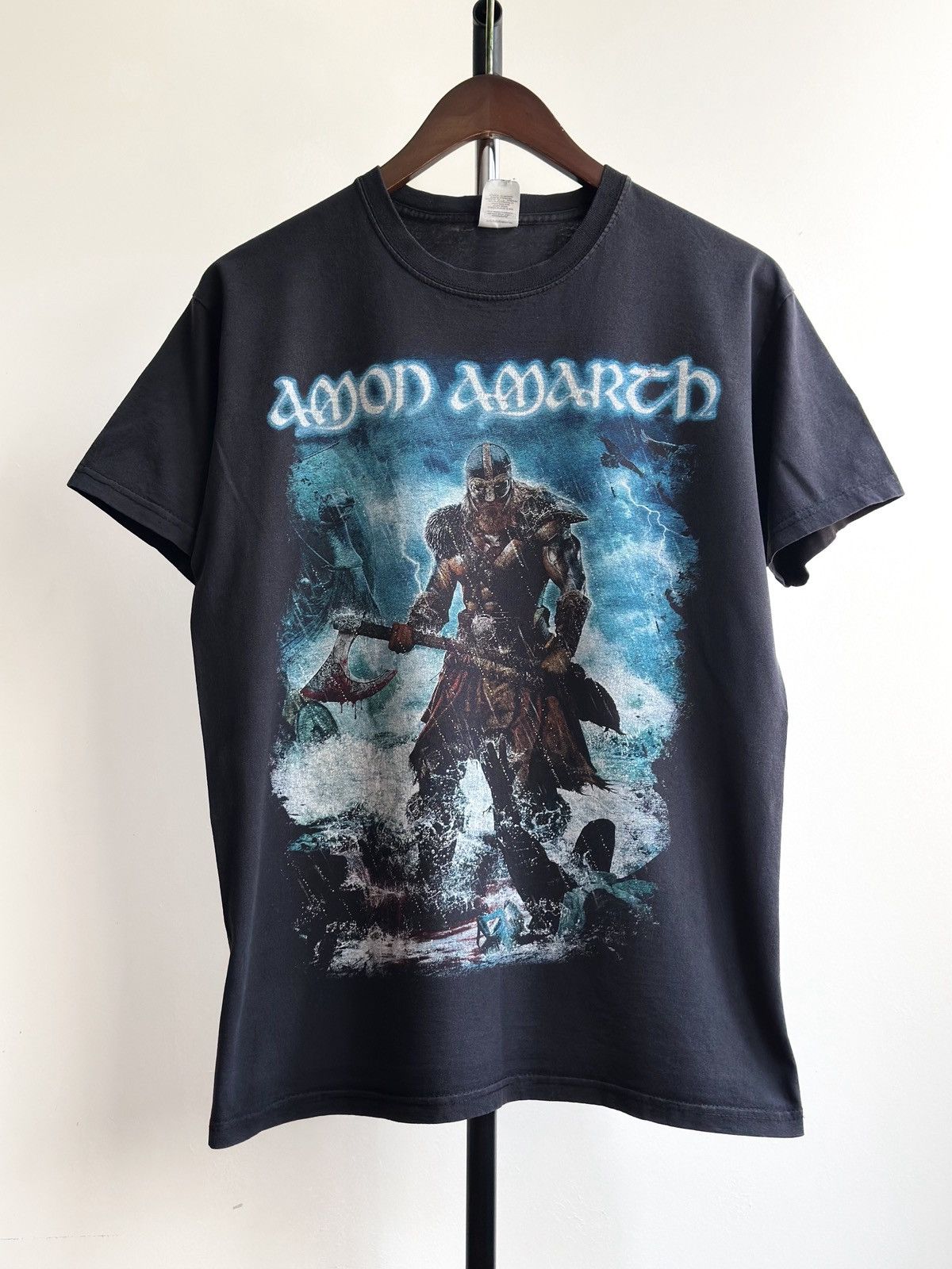 Band Tees Vintage Amon Amarth Metal Band Tour Tee 2016 Size US M / EU 48-50 / 2 - 1 Thumbnail