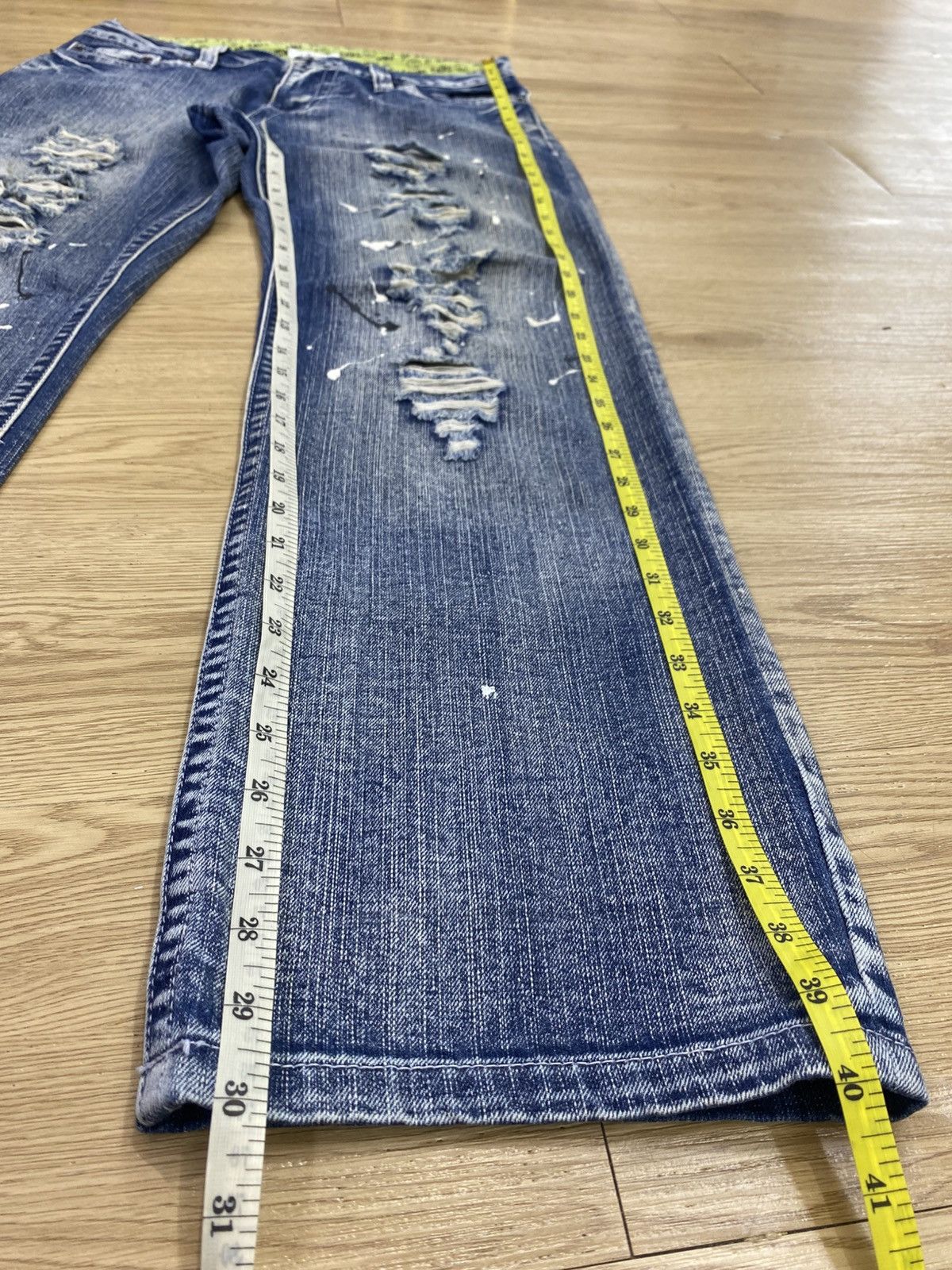 Japanese Brand Japanese Brand Distressed Style Splatter Paint Jeans Size US 33 - 11 Thumbnail