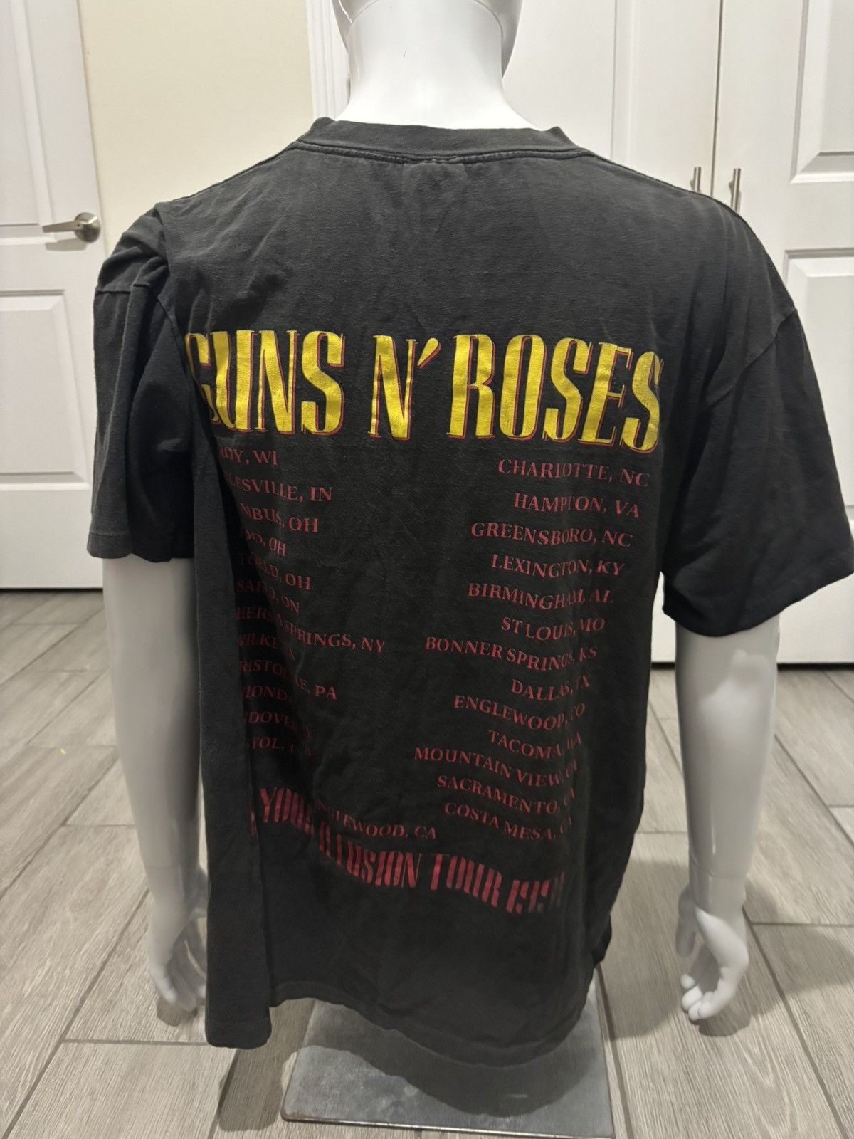 Band Tees × Guns N' Roses × Vintage Vintage ‘91 Guns And Roses ‘Use Your Illusion’ Tour Shirt Size US XL / EU 56 / 4 - 9 Thumbnail