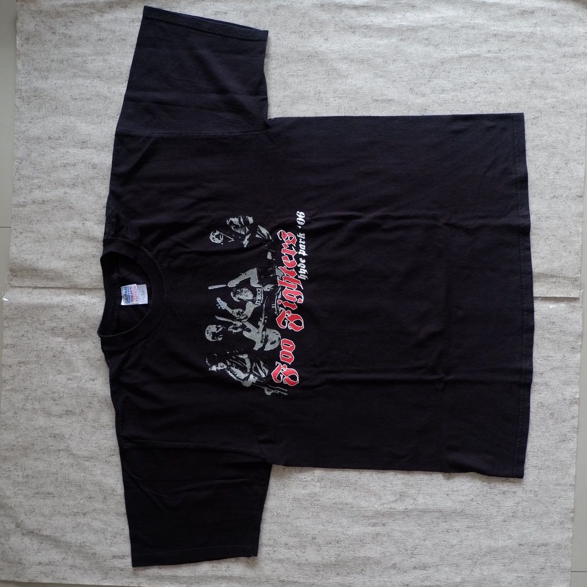 Band Tees × Vintage Tshirt Foo Fighters Tour Hyde Park 2006 | Grailed