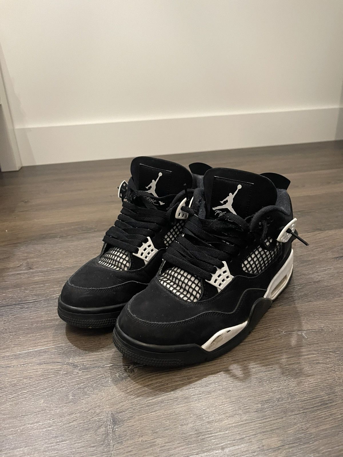 Nike Air Jordan 4s white thunder Size US 8 / EU 41 - 1 Thumbnail