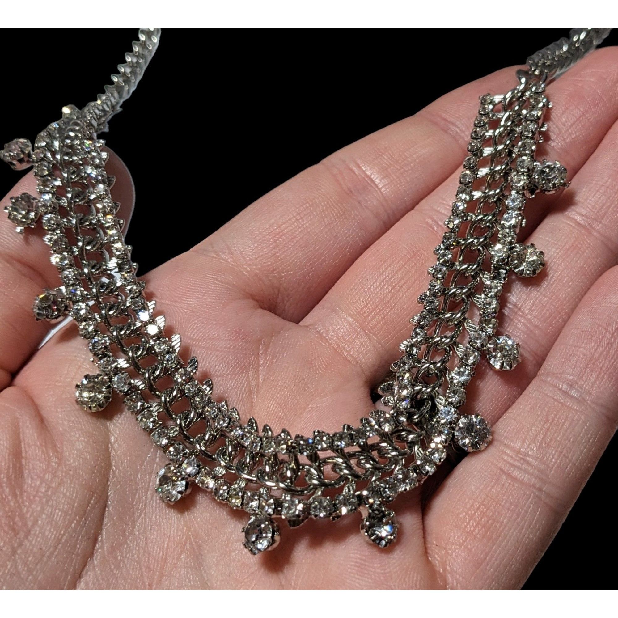 Other Elegant Silver Rhinestone Statement Necklace Size ONE SIZE - 5 Thumbnail