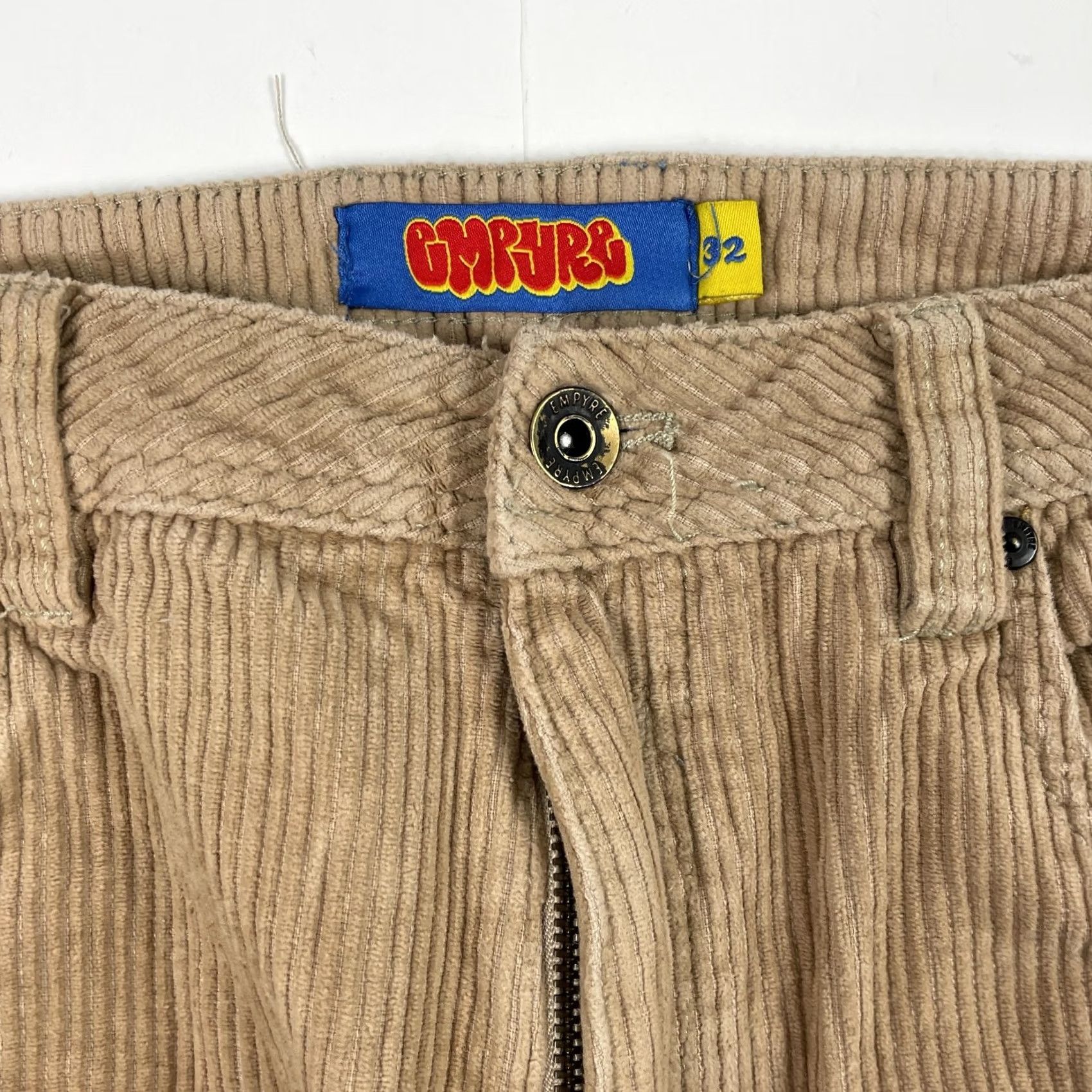 Empyre Empyre Shorts Mens 32 x 8 Beige Corduroy Chino Workwear Streetwear Casual Tan Beige 5-Pocket Design Regular Inseam 8in Mens Size US 32 / EU 48 - 6 Thumbnail