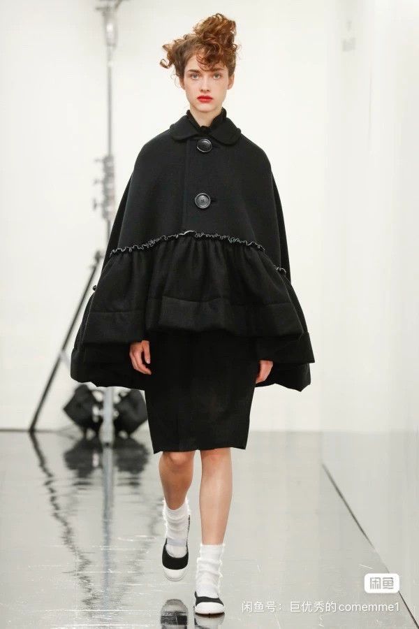Comme des Garcons Comme Des Garcons Black petal ruffled hem large round butt Size S / US 4 / IT 40 - 9 Thumbnail