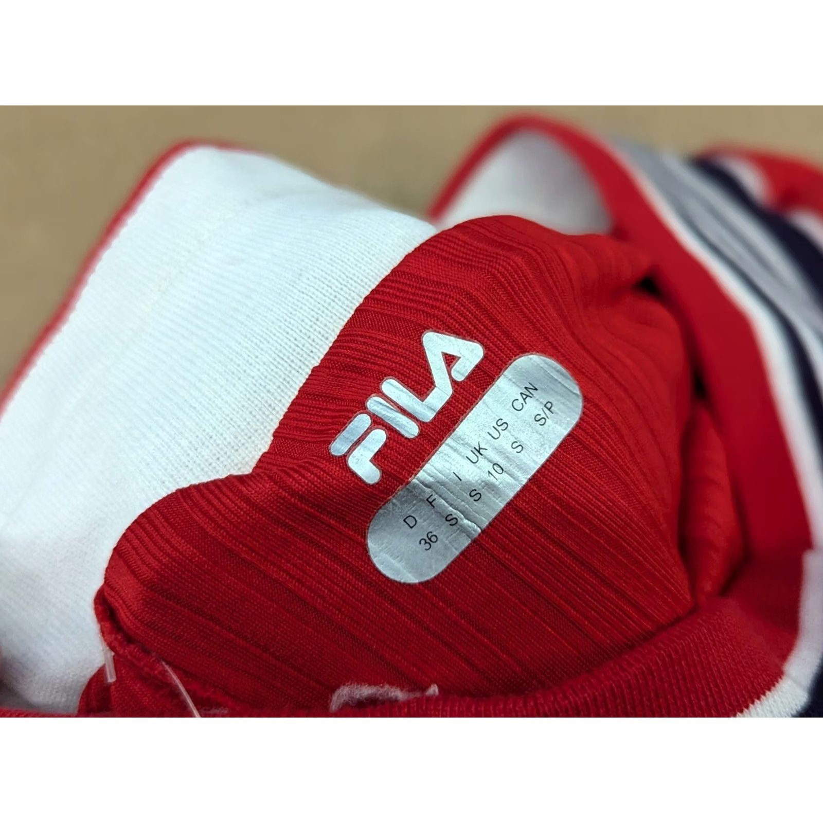 Fila BNWT VINTAGE FILA 90s Tennis Shorts Womens Size S Red Sport Size 28" / US 6 / IT 42 - 3 Thumbnail