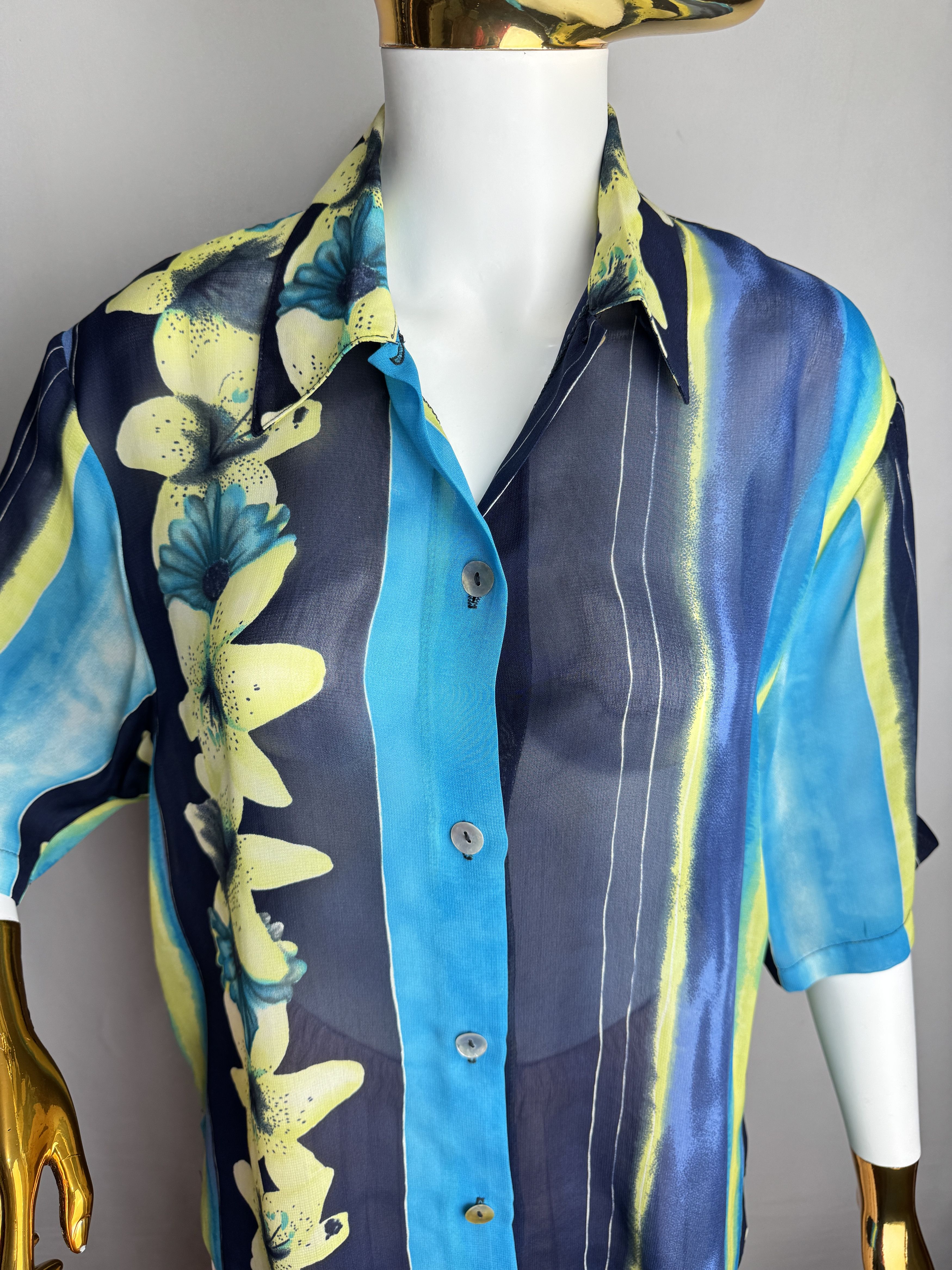 Other × Vintage Vintage women’s floral print blouse, made in France Size L / US 10 / IT 46 - 7 Thumbnail
