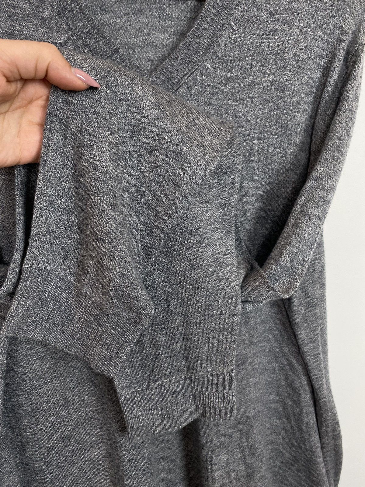 Ted Baker Ted Baker London V-Neck Wool Jumper Sweater Designer UK Grey Size US XL / EU 56 / 4 - 5 Thumbnail