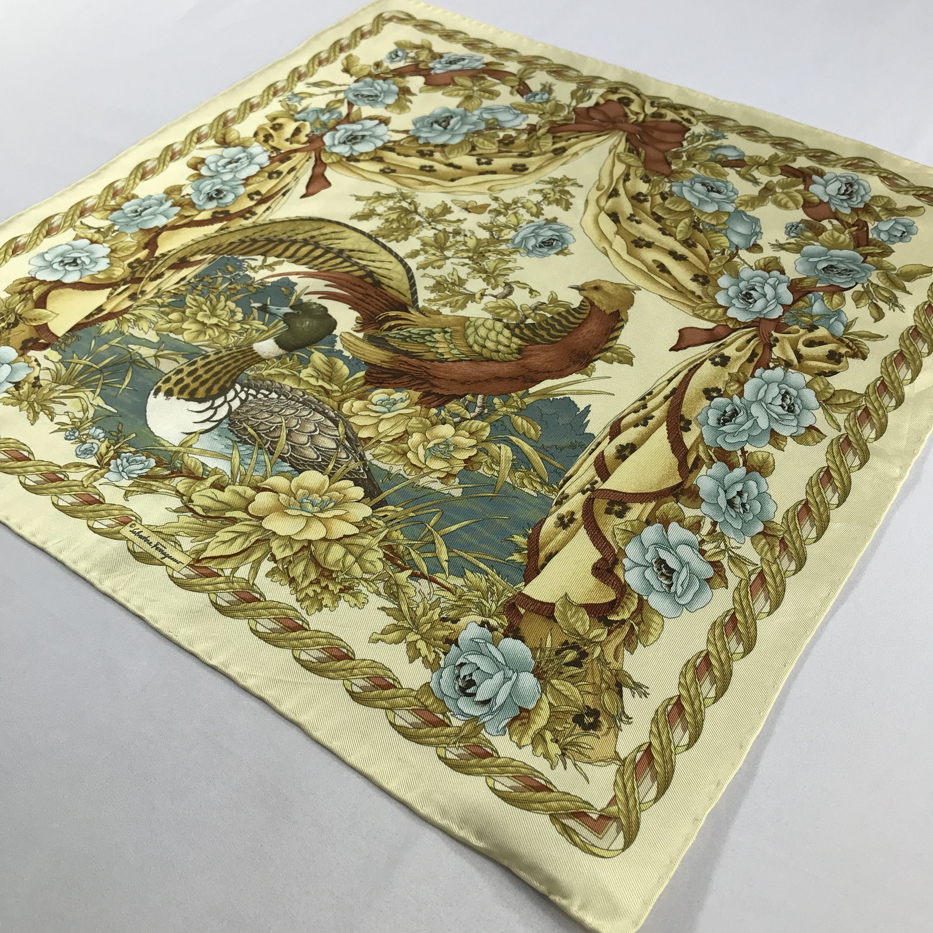 Salvatore Ferragamo × Vintage Salvatore Ferragamo Bandana /Handkerchief/Neckerchief -S2369 Size ONE SIZE - 2 Thumbnail