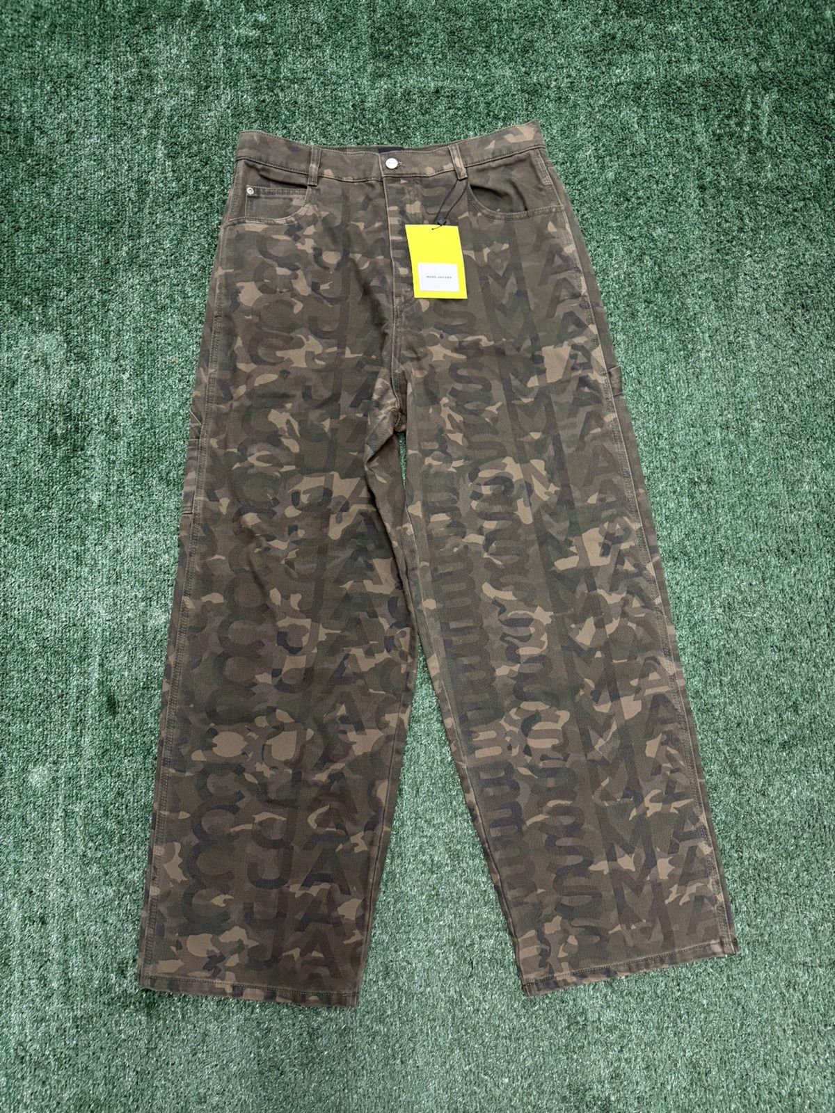 Marc Jacobs NWT Marc Jacobs Carpenter Pants Mens 30 Camo Monogram Wide Size US 30 / EU 46 - 1 Thumbnail