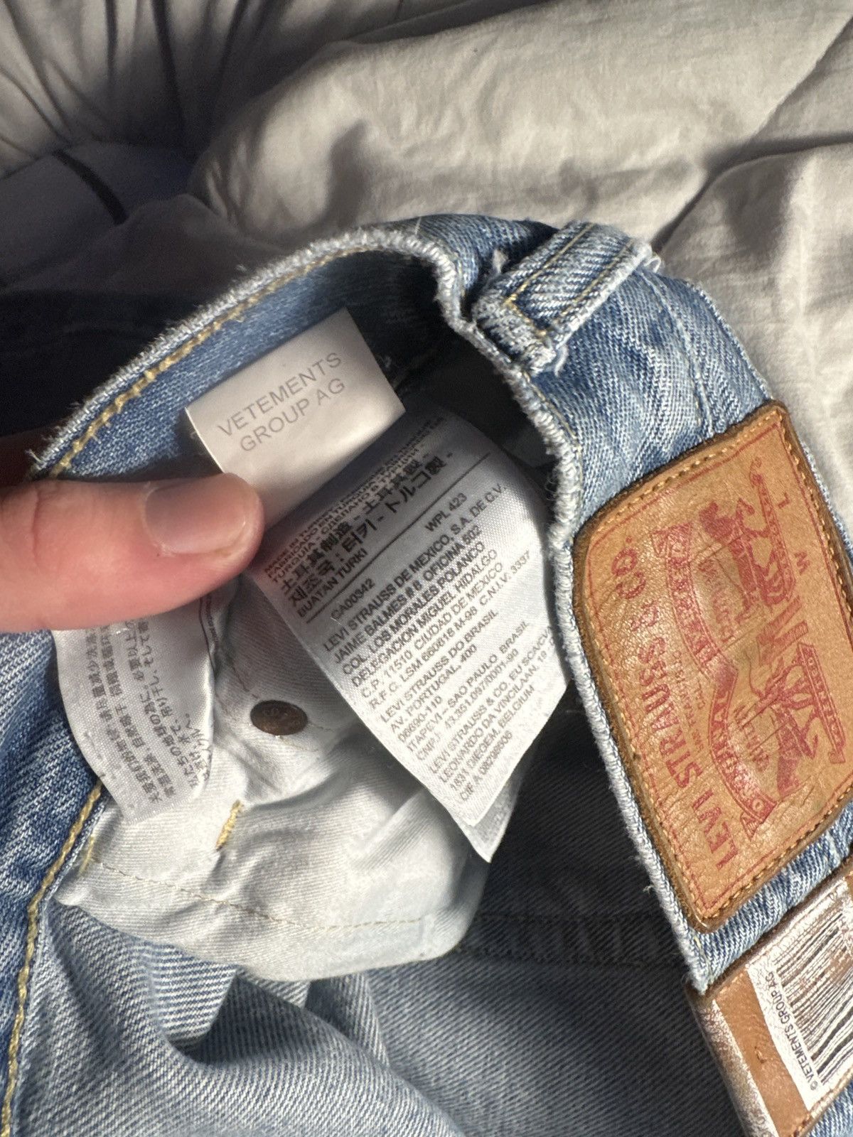 Levi's × Vetements Levi X Vetements 1/1 501 jeans Size US 28 / EU 44 - 17 Thumbnail