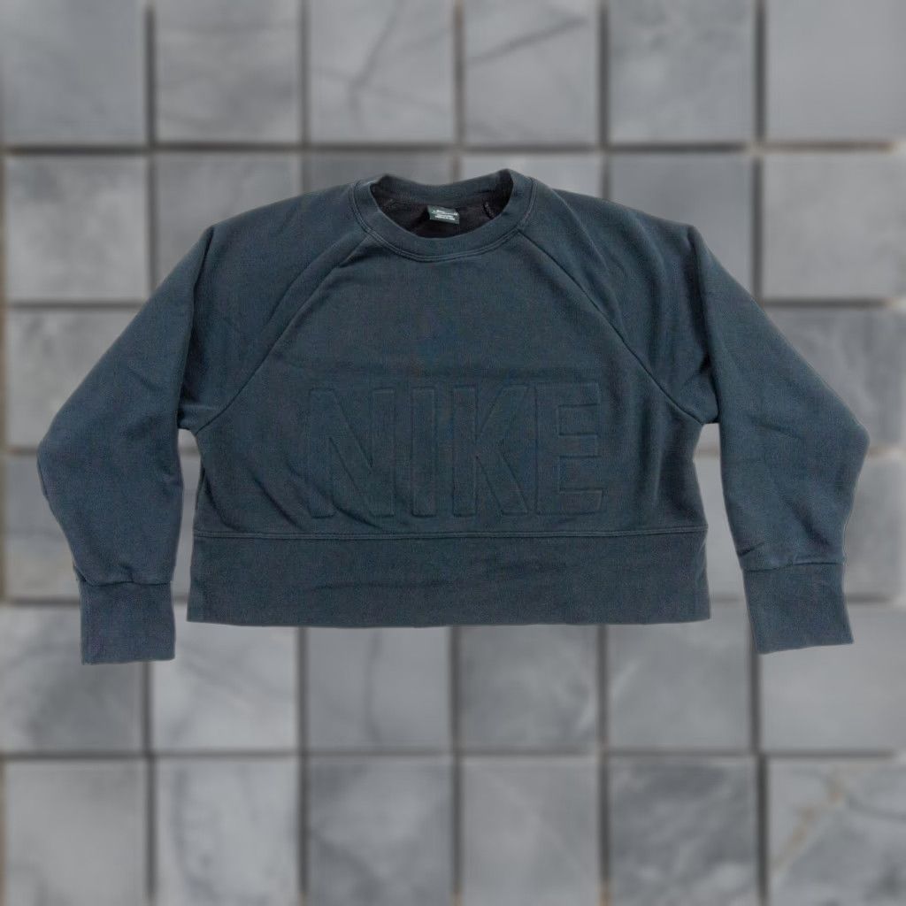 Nike Nike Dri-Fit Sweatshirt Small Black Versa Cropped Crewneck Womens Size S / US 4 / IT 40 - 1 Thumbnail