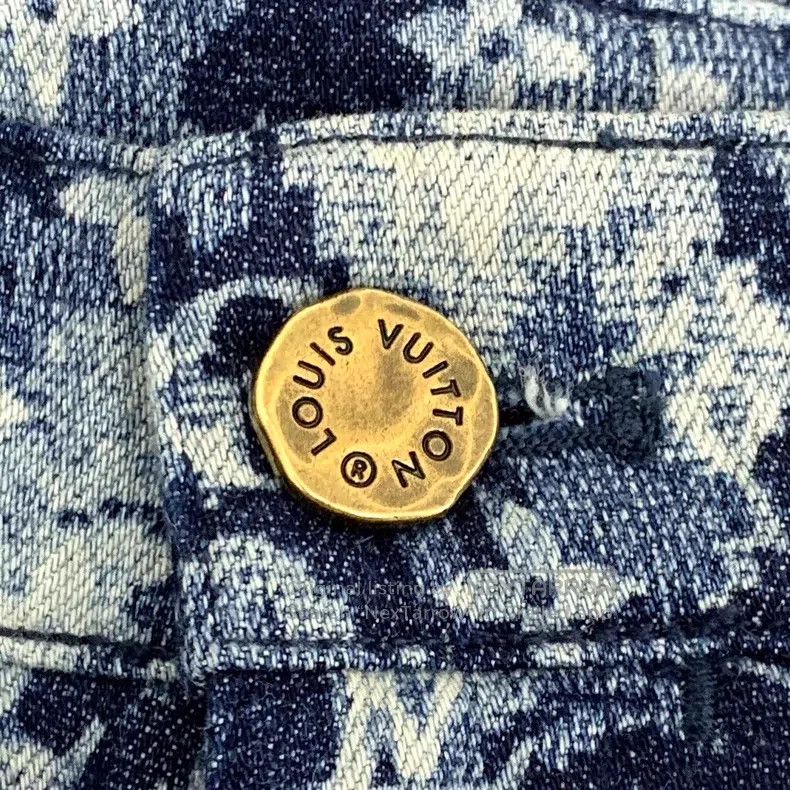 Louis Vuitton Louis Vuitton Dark blue logo presbyopic full print cotton Size US 32 / EU 48 - 5 Thumbnail