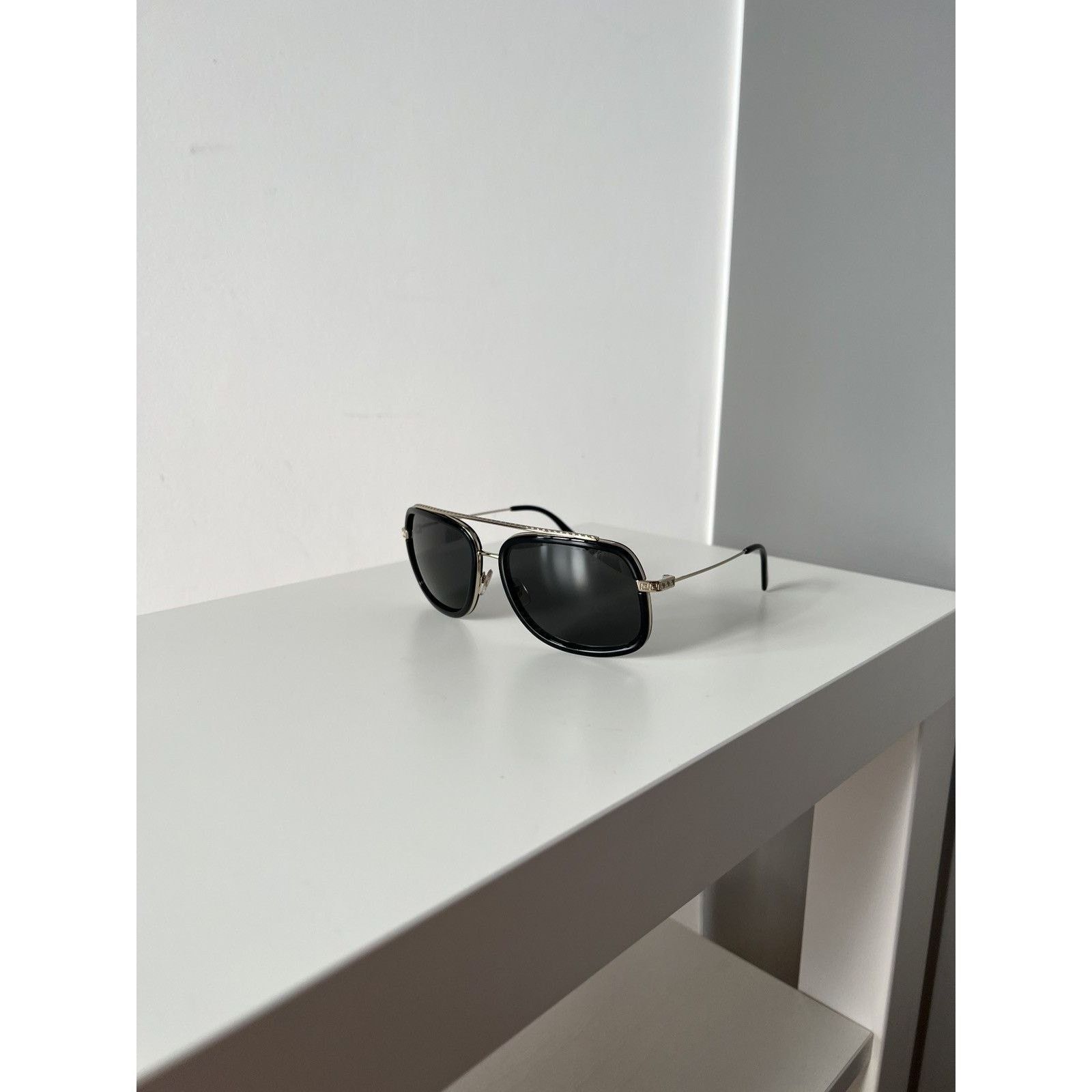 Versace Versace logo greca gold black sunglasses Size ONE SIZE - 1 Thumbnail