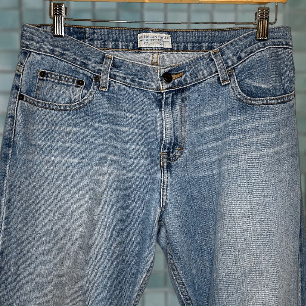 Vintage American Eagle Jeans Women’s size 10 Favorite Fit Light Wash Size 32" / US 10 / IT 46 - 1 Thumbnail
