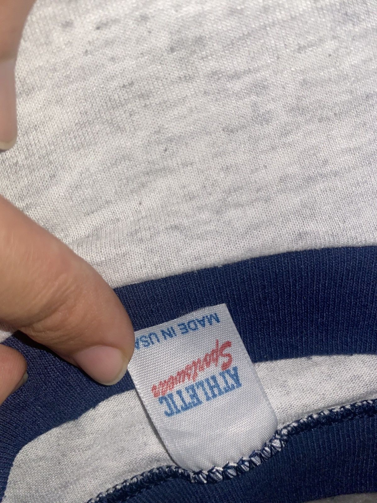Vintage Vintage 1970s Single Stitch Georgetown Hoyas Bulldogs Tee Size US M / EU 48-50 / 2 - 5 Thumbnail