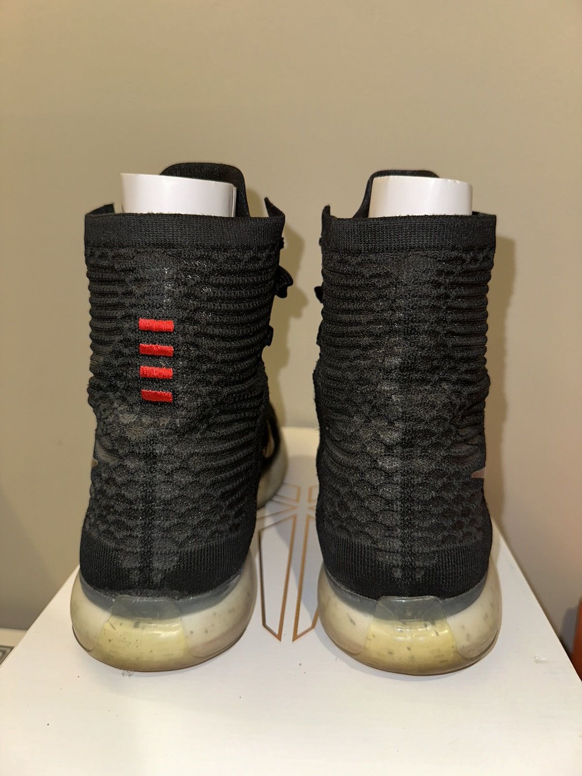 Nike Kobe 10 Elite "Rose Gold" Size US 10 / EU 43 - 3 Thumbnail