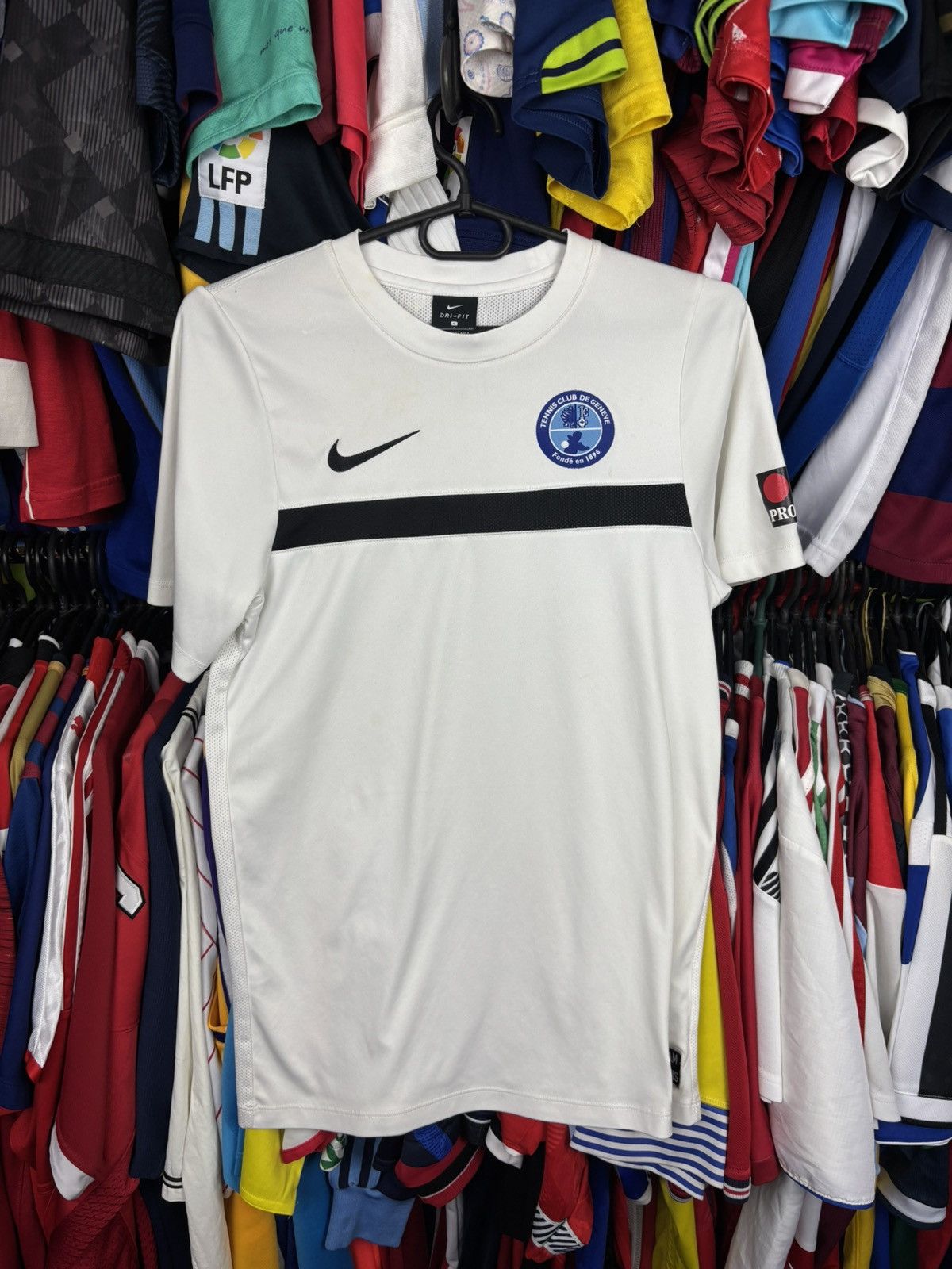 Nike Nike Tennis Club De Geneve Fonde en 1896 jersey white size S Size US S / EU 44-46 / 1 - 1 Thumbnail