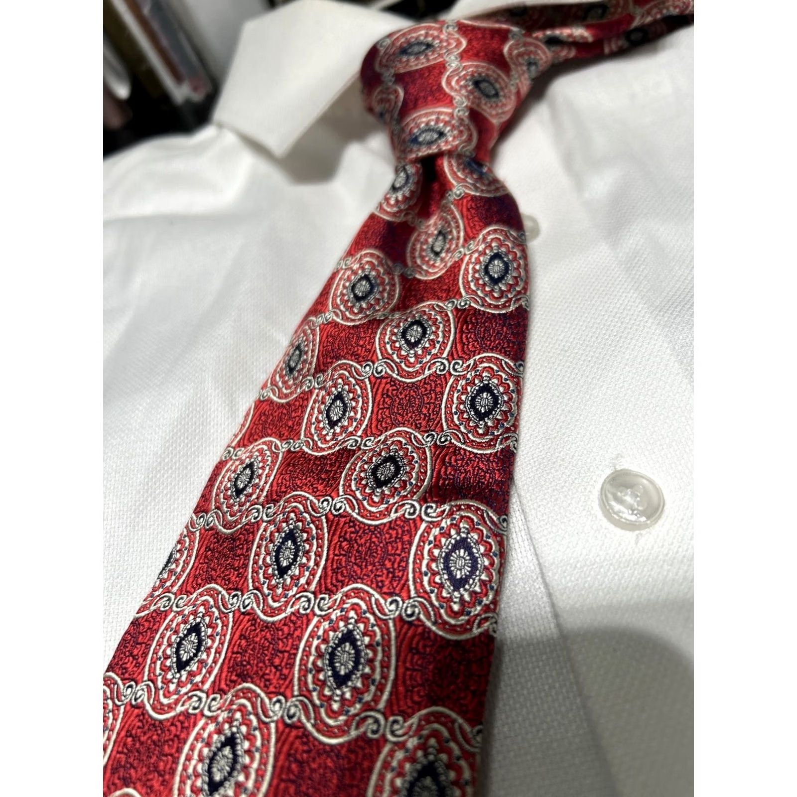 Jos. A. Bank Jos A Bank Red Geometric Silk Tie - One Size 57-60" Wide Logo Made In Italy Men Designer Accent Size ONE SIZE - 2 Thumbnail
