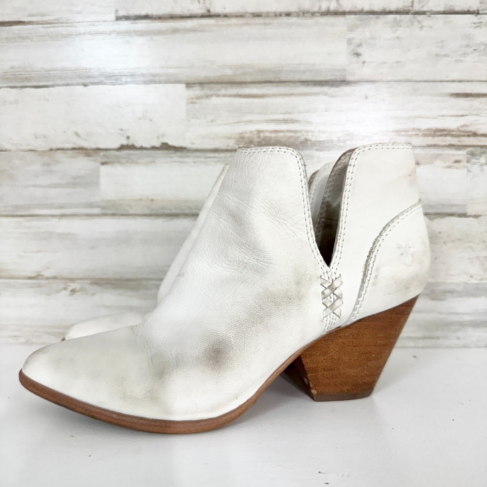 Frye Frye Shoes Size 6M Cream Leather Ankle Bootie Boots Shootie Size US 6 / IT 36 - 8 Thumbnail