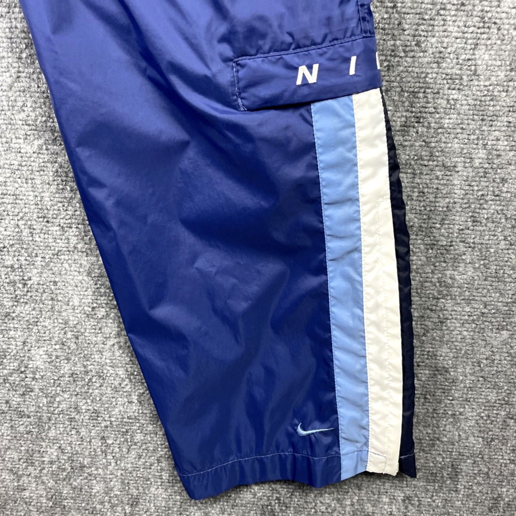 Nike Vintage Nike Track Pants Mens Small Blue Straight Leg Zip Cuff Baggy Windbreaker Size US 29 - 4 Thumbnail
