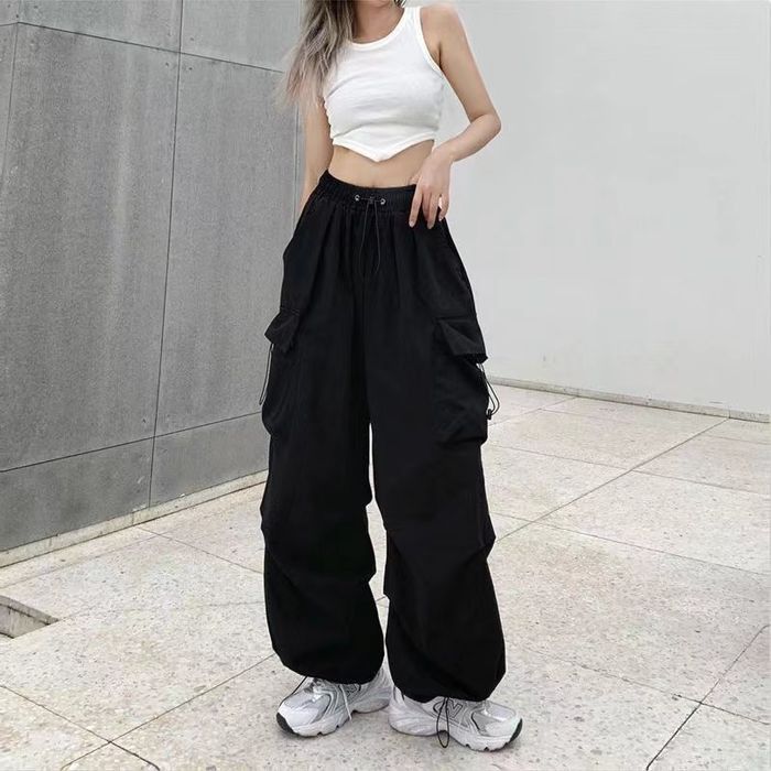 image of Vintage Y2K Women Streetwear Techwear Cargo Pants in Black, Men's (Size 30)