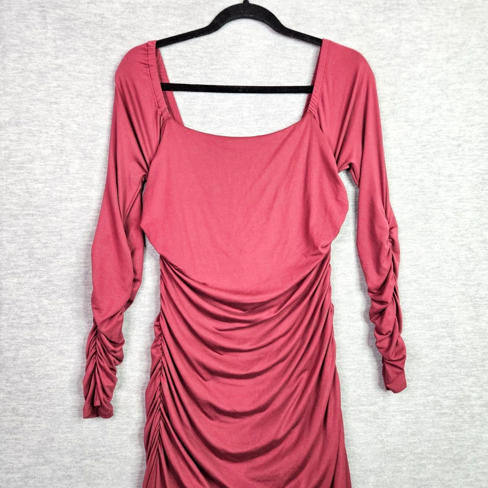 Anthropologie Anthropologie Dress Women's Burgundy Ruched Midi Square-neck Fitted PS Petite Sleeved Long Sleeve Solid Colorful 90s? No, not applicable Size S / US 4 / IT 40 - 5 Thumbnail