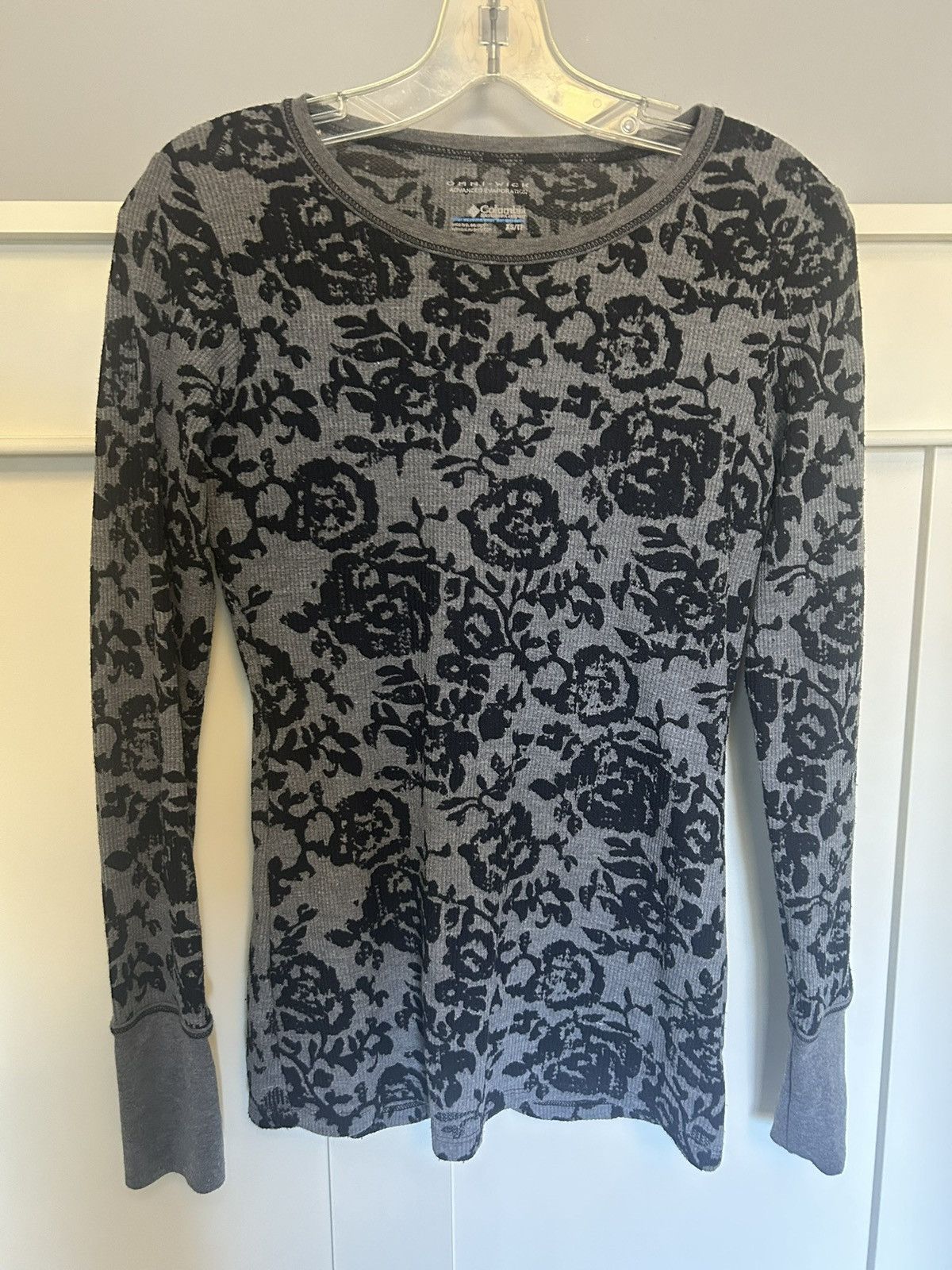 Columbia omni-wick “3D” paisley longsleeve