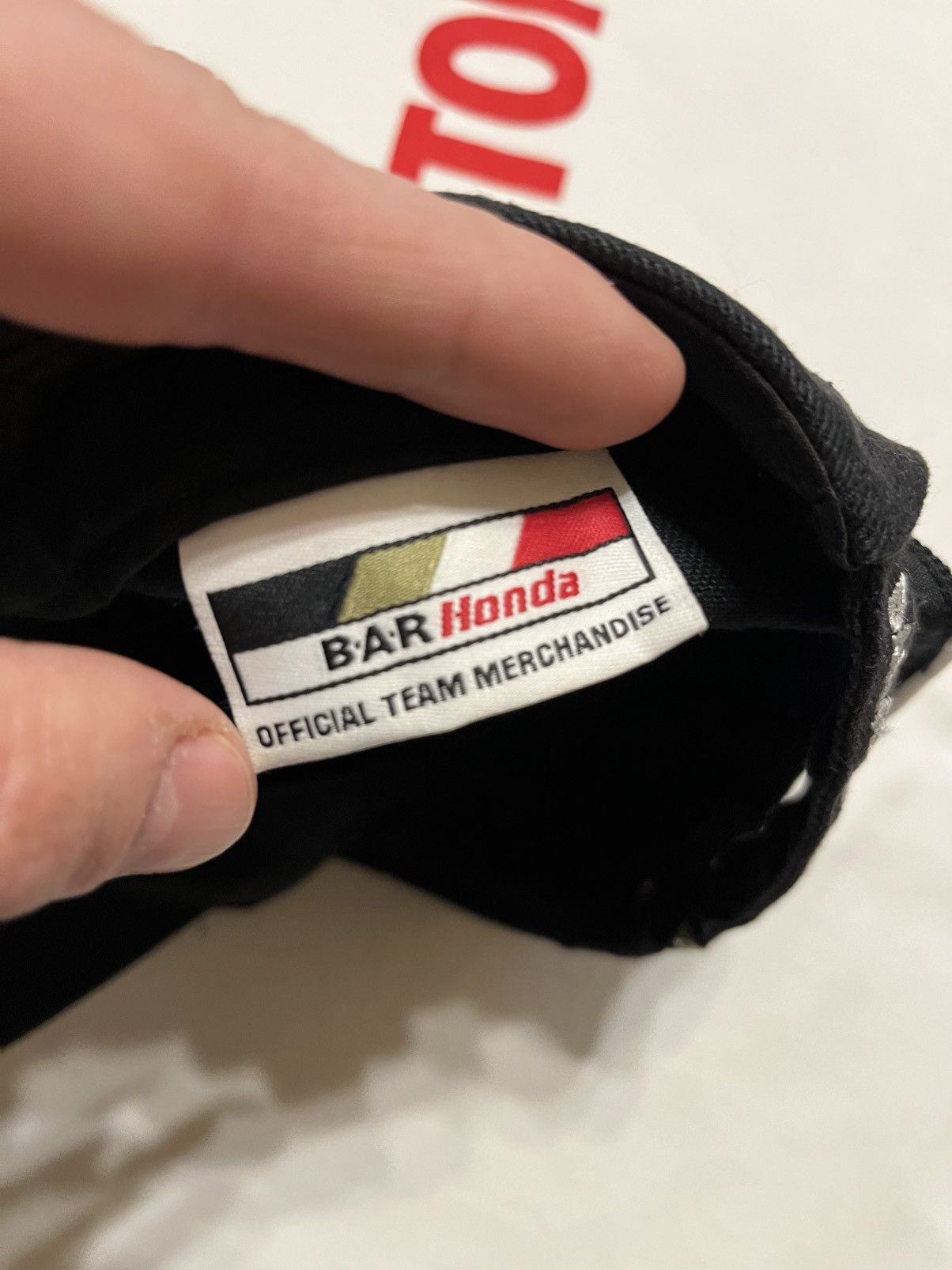 Honda Two Items Jason Button Bar Formula Uno T shirt and cap Size US L / EU 52-54 / 3 - 12 Thumbnail