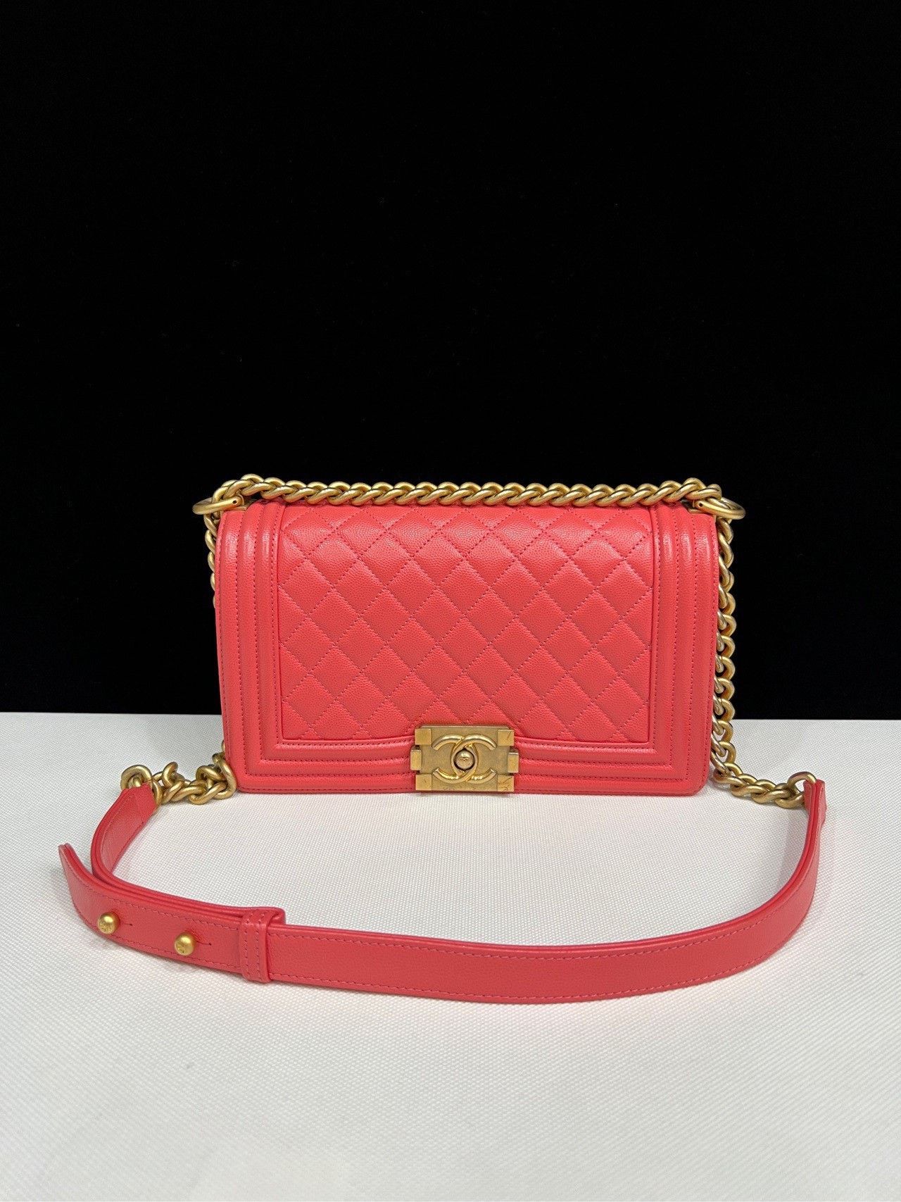 Chanel Pre-loved Bag Very good condition Size ONE SIZE - 1 Thumbnail