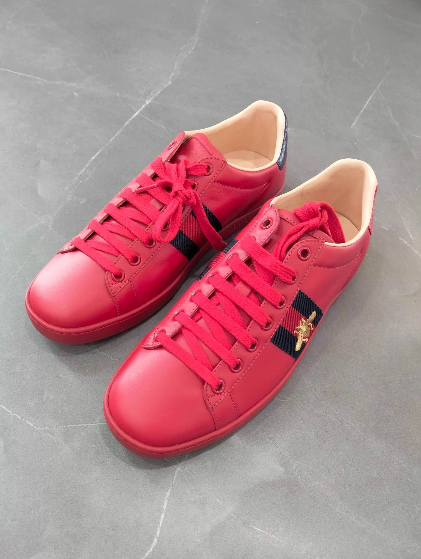 Gucci Gucci Red Bee Sneaker 38.5 Size US 8 / IT 38 - 1 Thumbnail