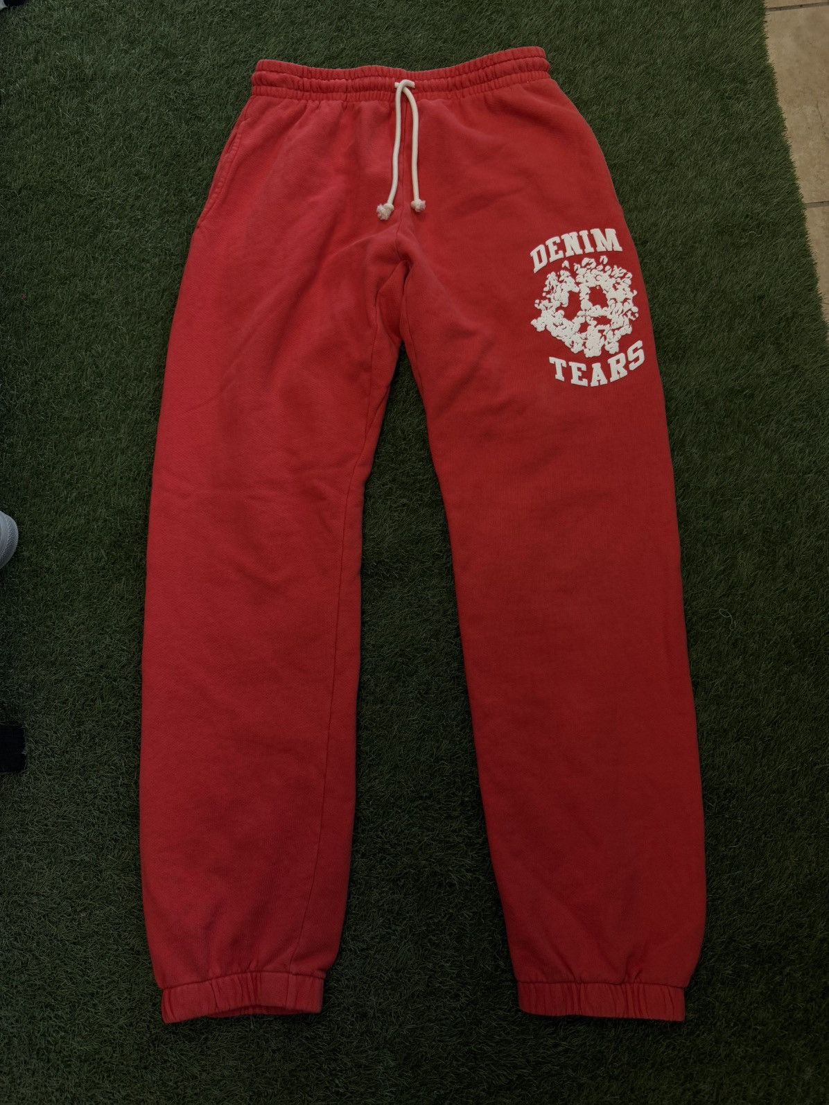 DENIM TEARS Denim Tears Logo Sweatpants Size L Red (NEW) Size US 33 - 1 Thumbnail