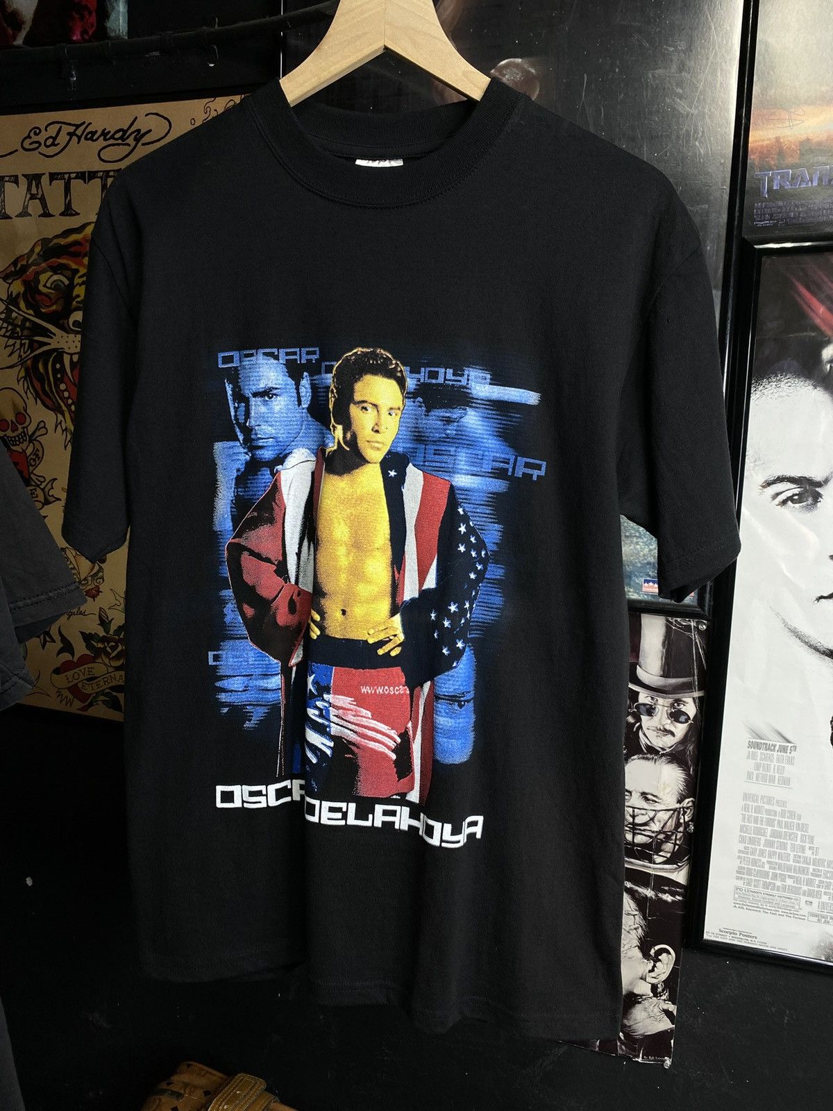 Vintage Vintage 90’s Oscar De La Hoya Boxing T-Shirt Size Large Size US L / EU 52-54 / 3 - 7 Thumbnail