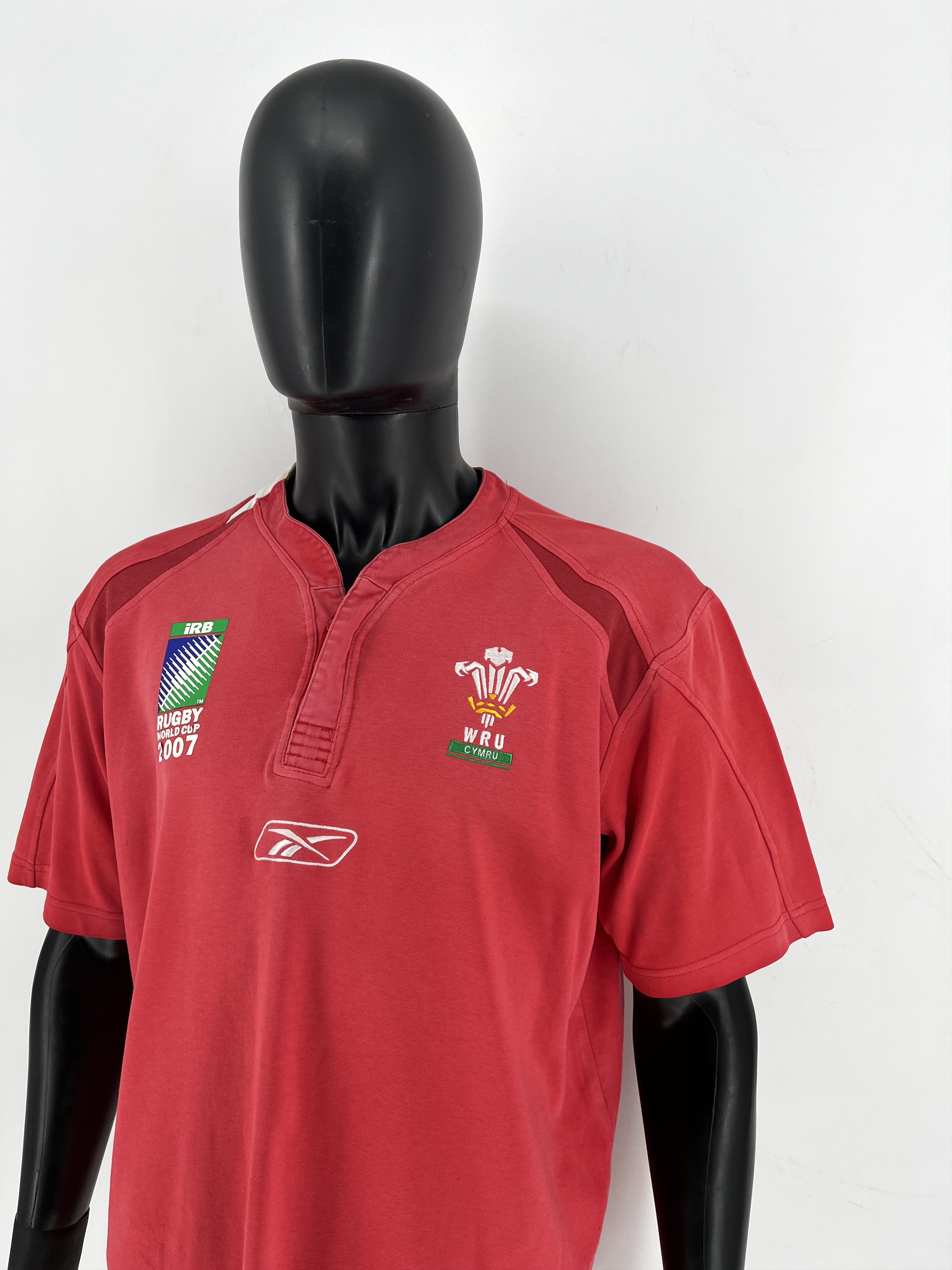Reebok Vintage Wales Rugby Jersey Size L Reebok 2007 Size US L / EU 52-54 / 3 - 4 Thumbnail