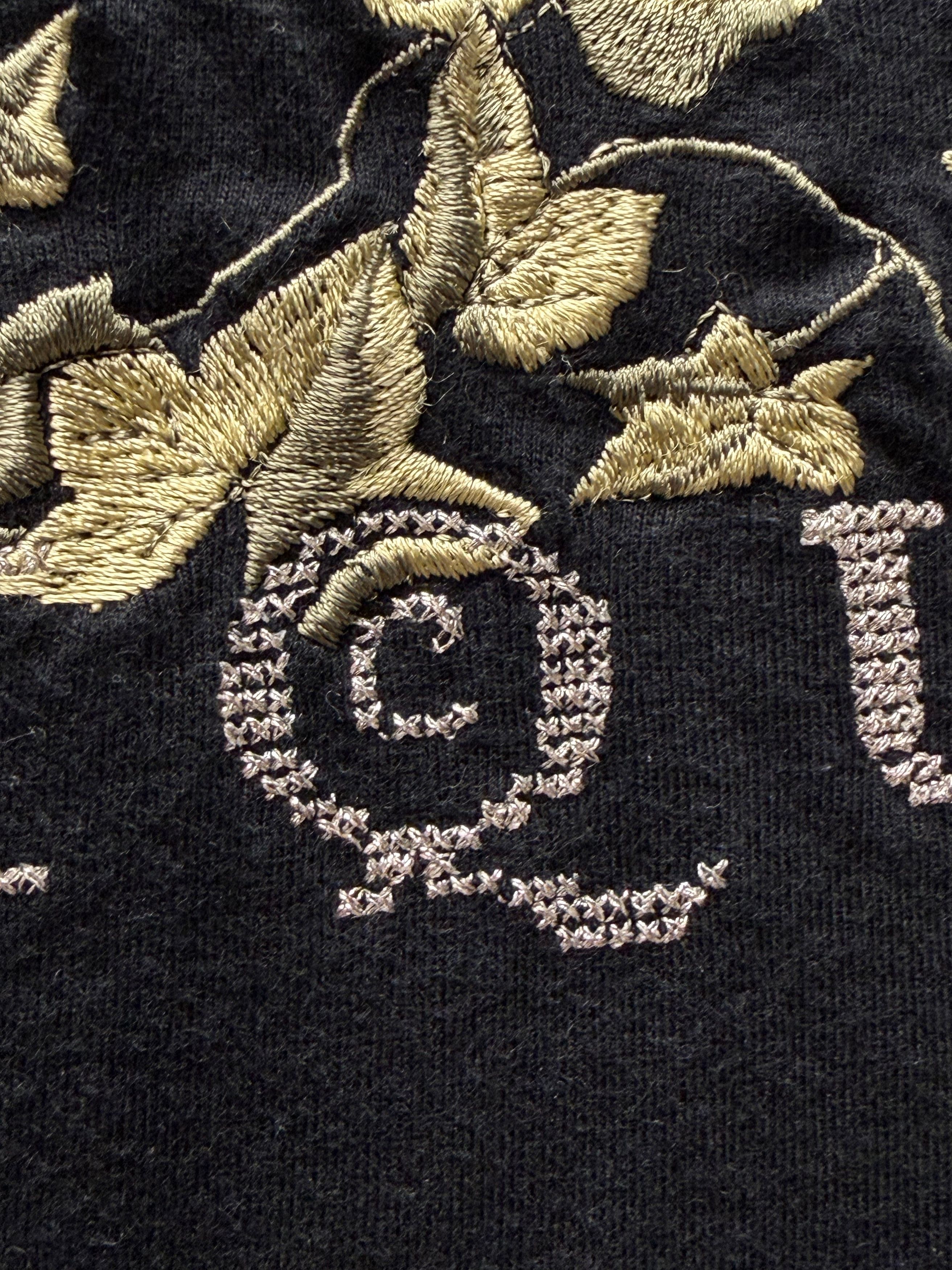 Alexander McQueen 90s Alexander McQueen Cross Embroidered ‘Garden Logo’ Black T-Shirt Size US S / EU 44-46 / 1 - 3 Thumbnail