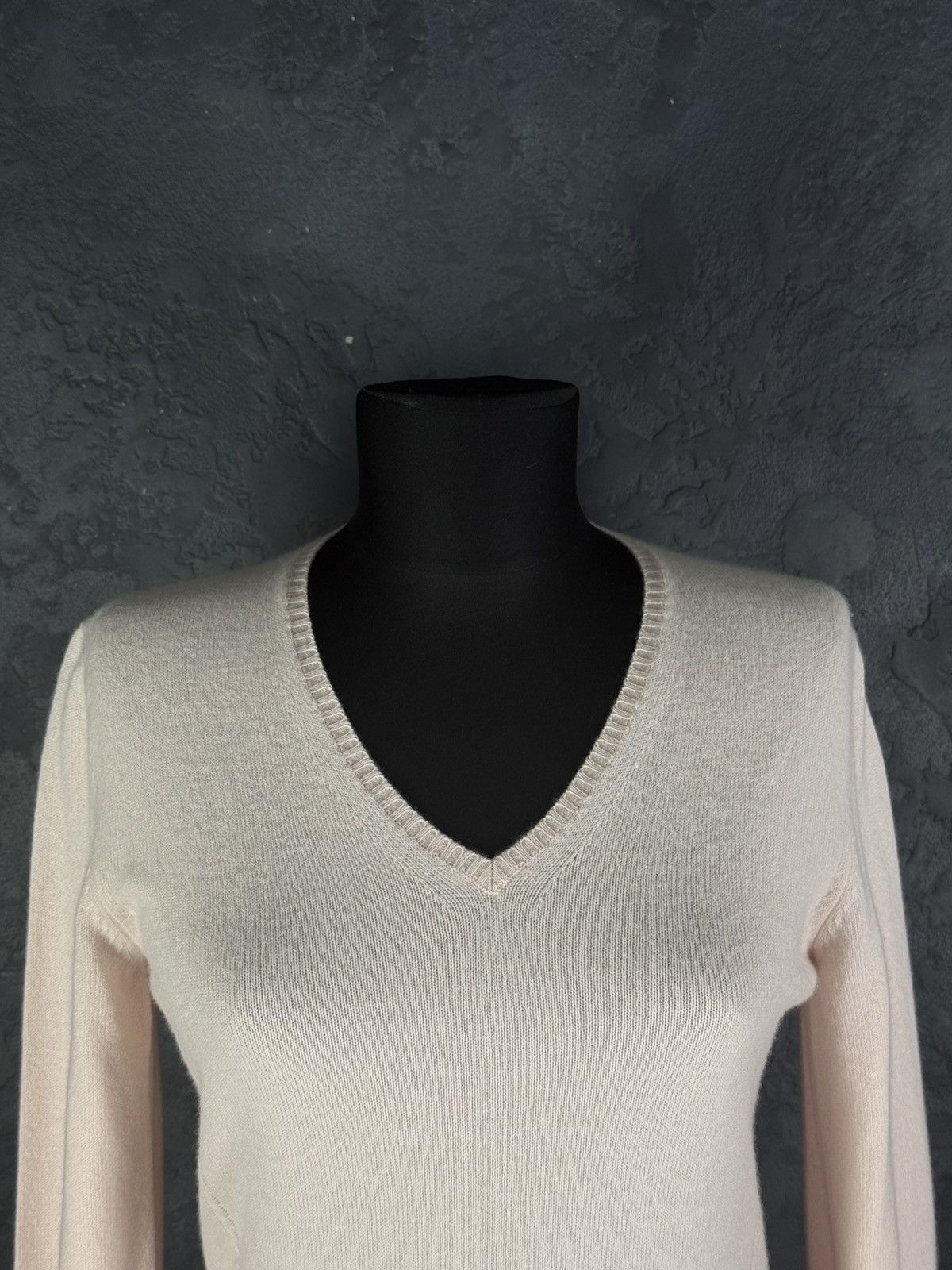 Loro Piana Loro Piana Baby Cashmere Long Sleve Knit V-Neck Pink Women's Size M / US 6-8 / IT 42-44 - 3 Thumbnail