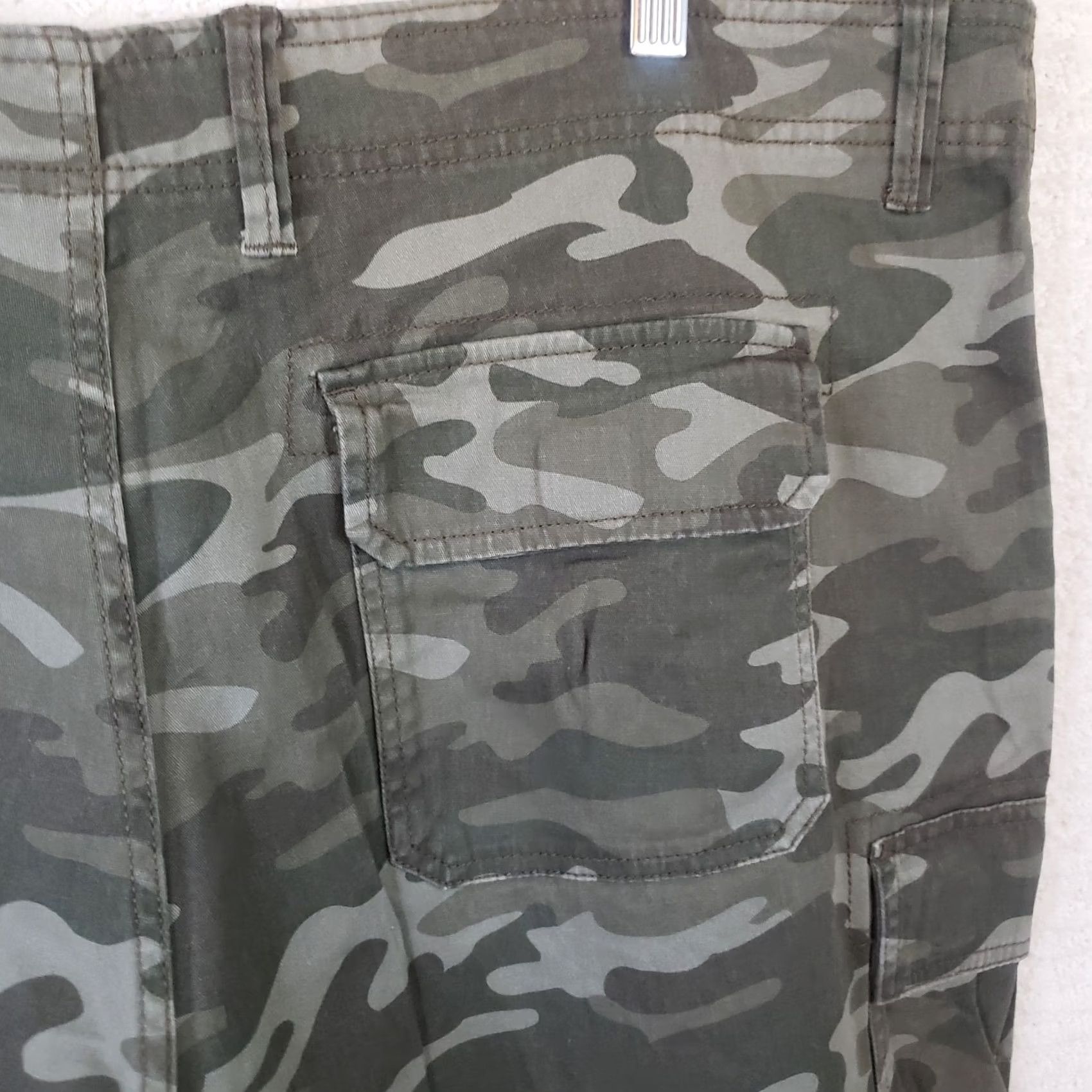 George George Cargo Camo Shorts Men's Size 44x10 Green Camo NWT Size US 44 / EU 60 - 7 Thumbnail