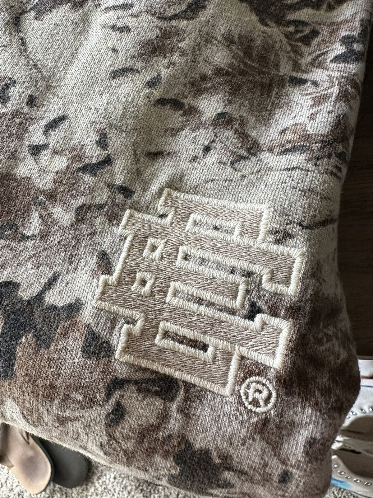 Eric Emanuel EE Basic Tan Leafy Crewneck XL