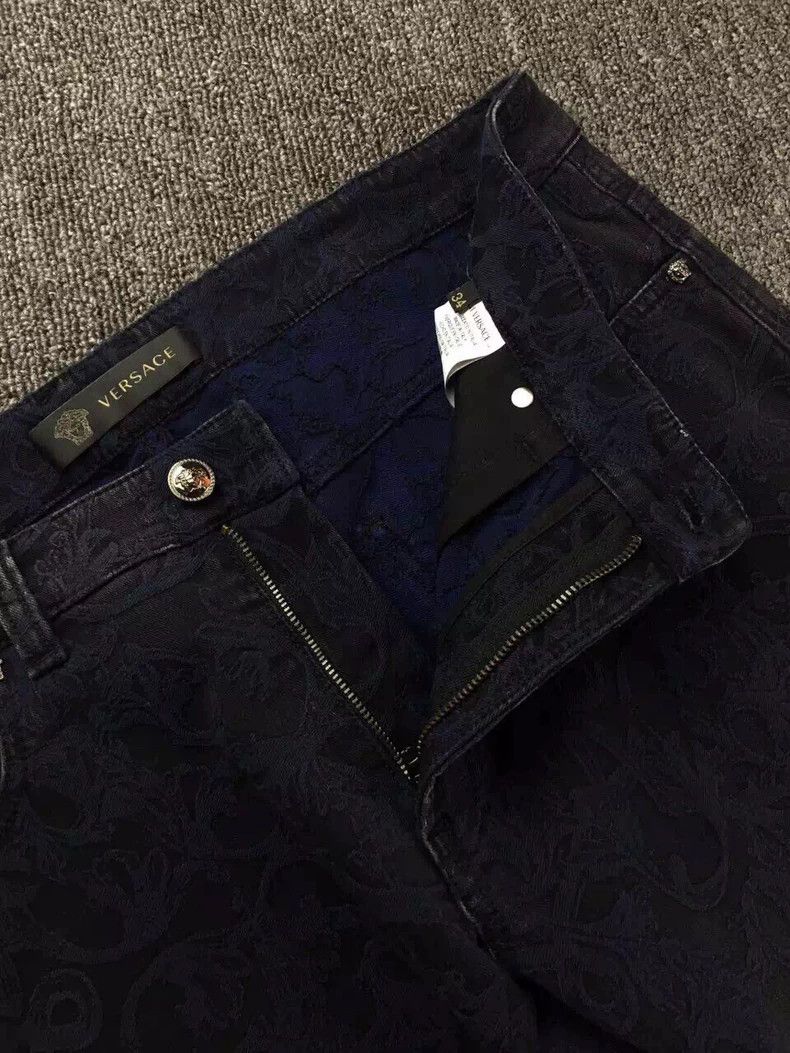 Versace Versace Medusa logo men's embossed jeans Size US 34 / EU 50 - 5 Thumbnail