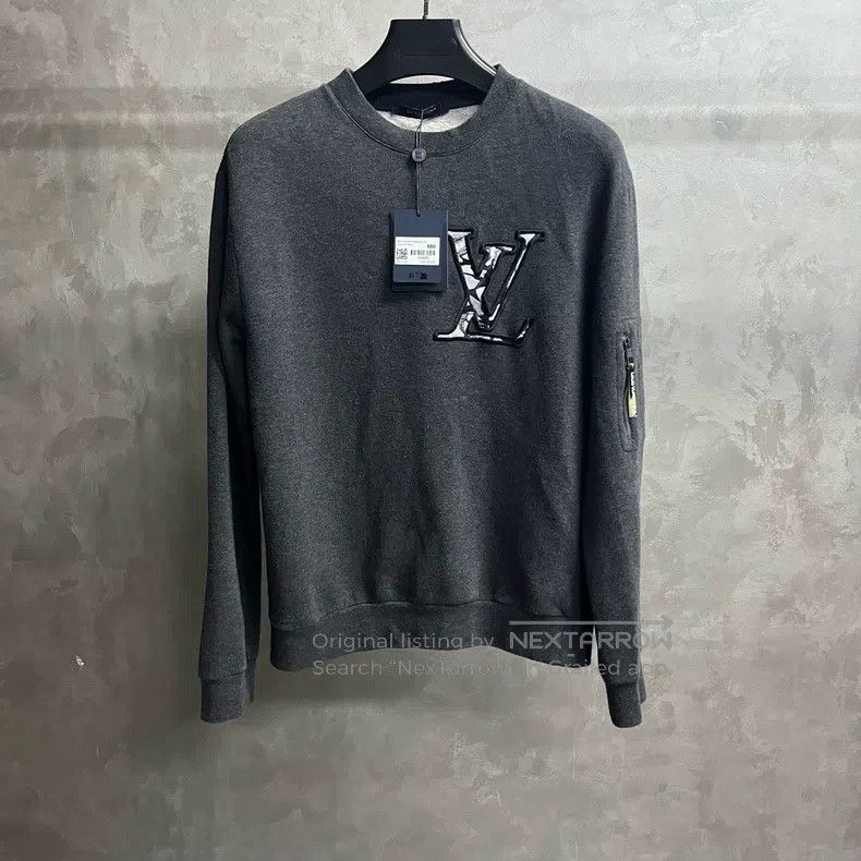 Louis Vuitton Louis Vuitton Dark grey monogrammed Logo crewneck long-sle Size US M / EU 48-50 / 2 - 1 Thumbnail
