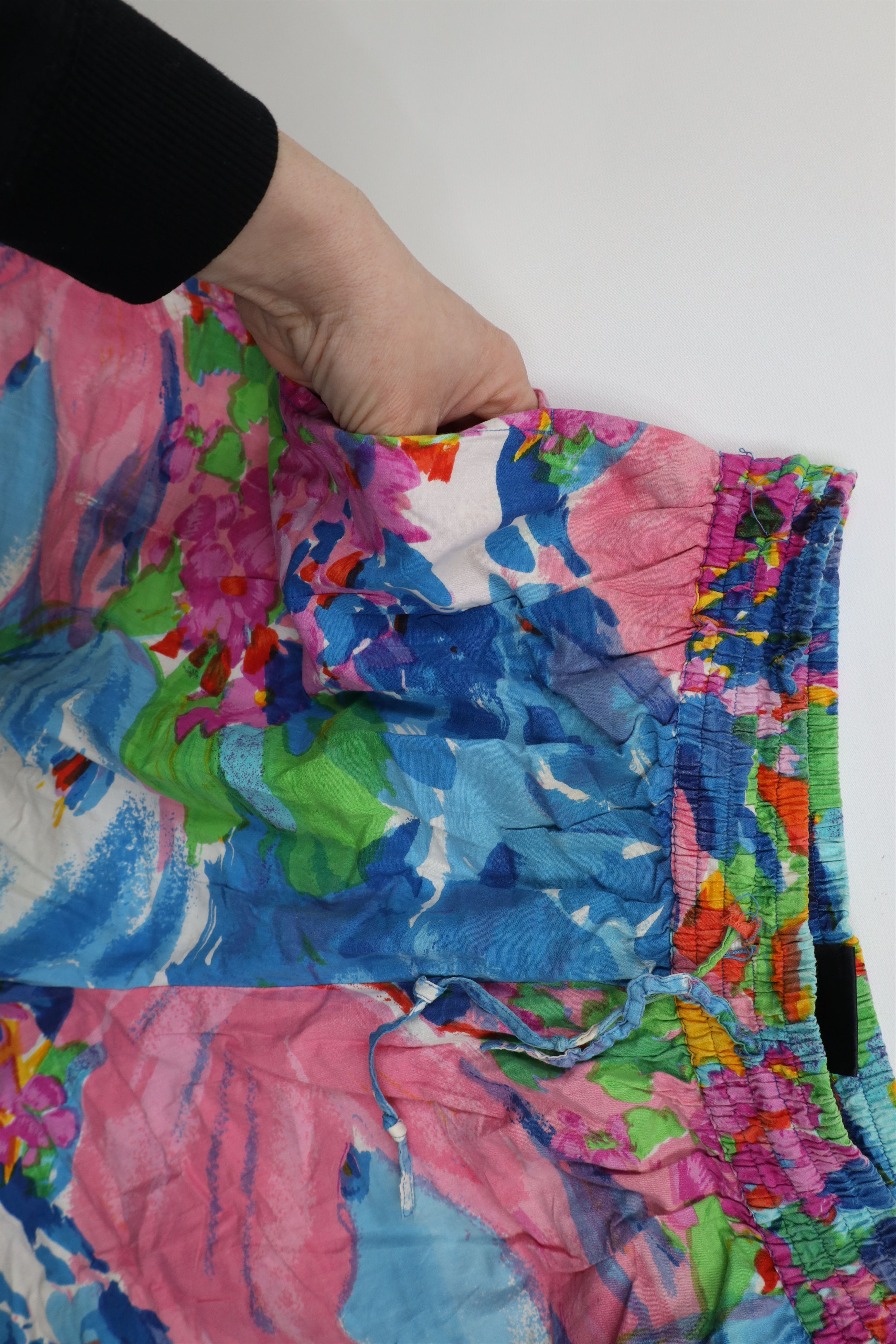 Vintage Vintage 90s Streetwear Abstract Flower Rainbow Shorts Cotton Size 36" / US 14 / IT 50 - 5 Thumbnail
