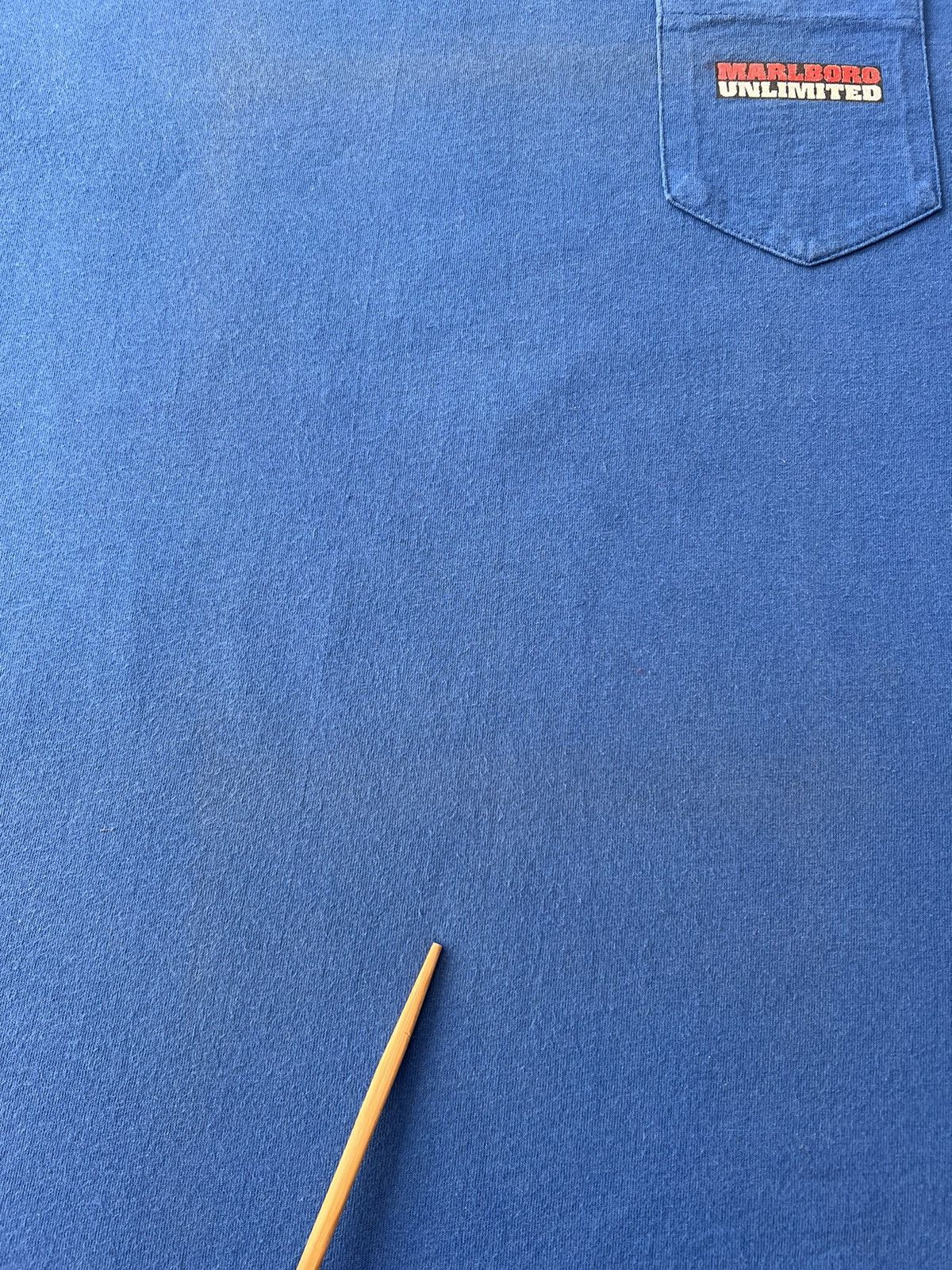 Marlboro Vintage 90s Marlboro Unlimited Wolf Pocket Blue T-shirt Size US XL / EU 56 / 4 - 7 Thumbnail