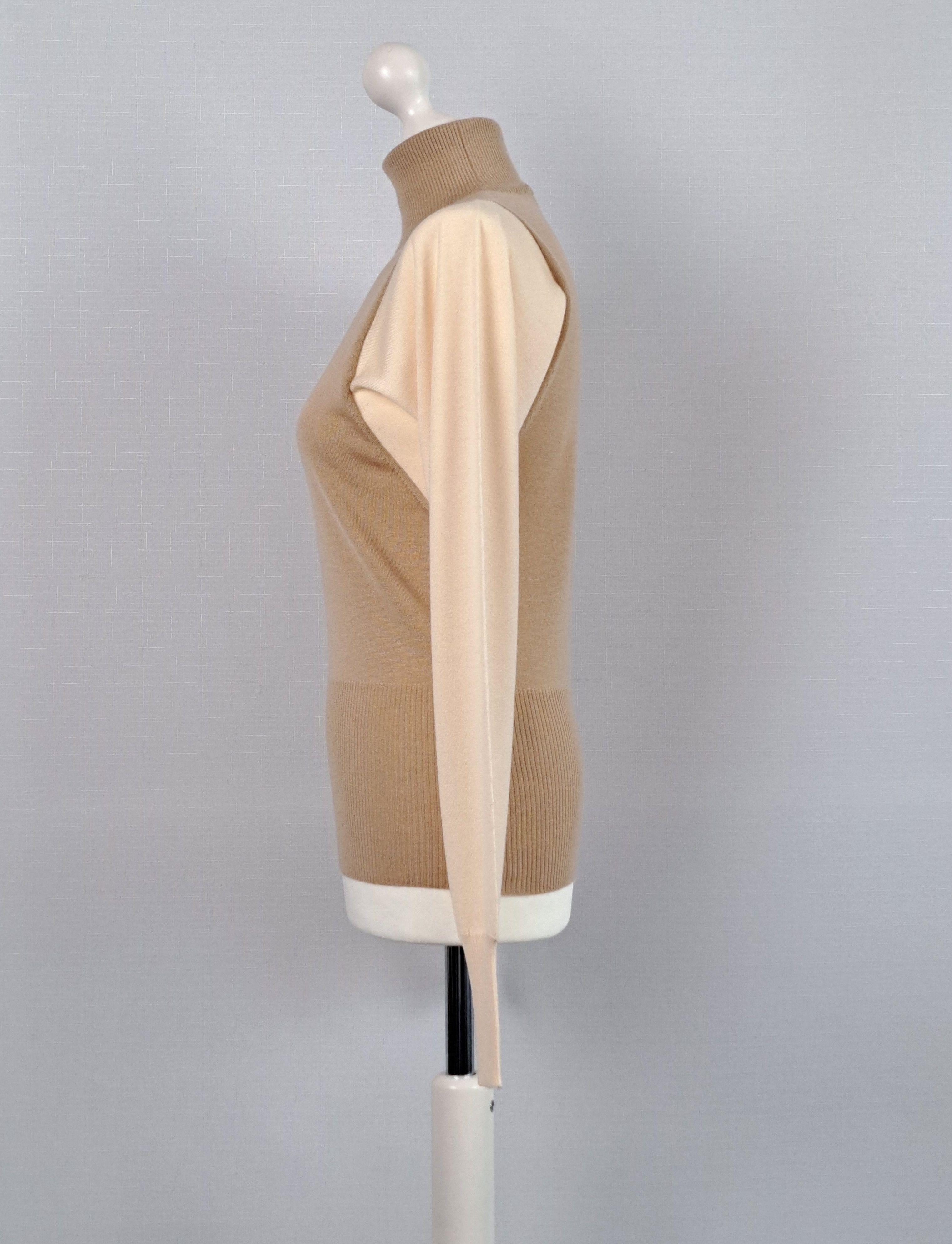 Gucci GUCCI lightweight cashmere turtleneck jumper. Size S / US 4 / IT 40 - 4 Thumbnail