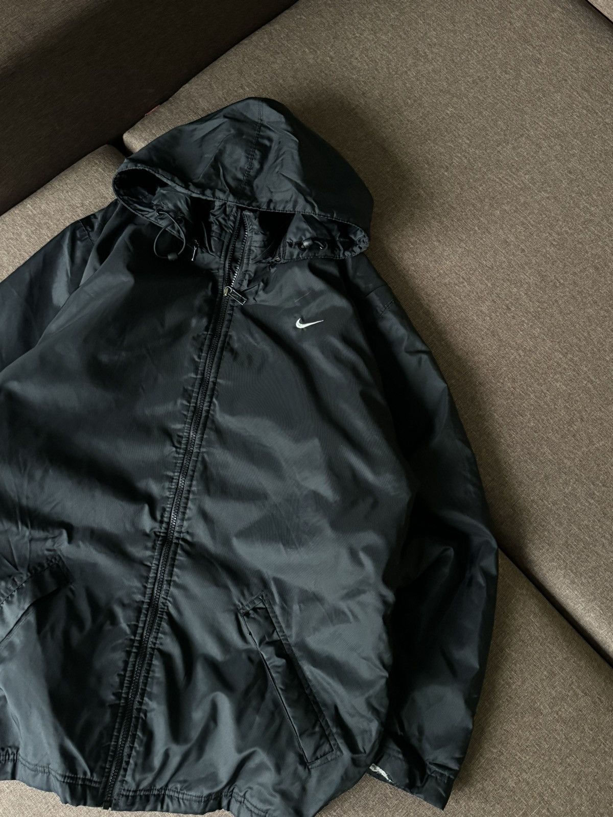 Nike Vintage Nike Big swoosh logo nylon jacket Size US M / EU 48-50 / 2 - 6 Thumbnail