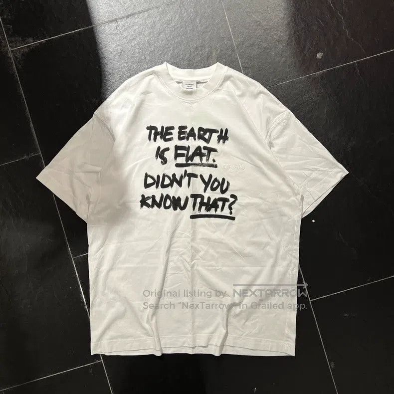 Vetements Vetements Flat Earth conspiracy graffiti print short sleev Size US S / EU 44-46 / 1 - 1 Thumbnail