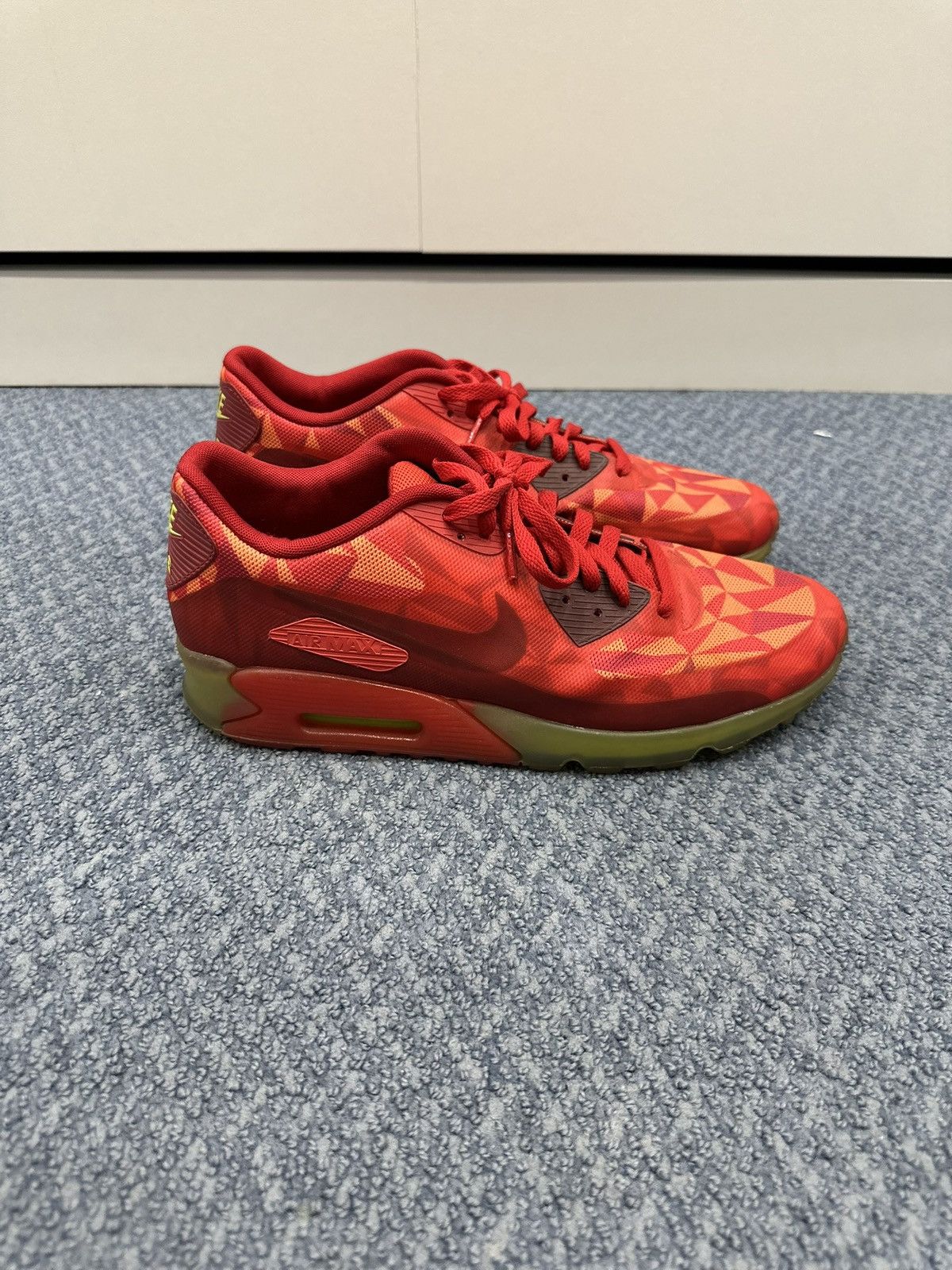 Nike NIKE AIR MAX 90 Size US 10.5 / EU 43-44 - 4 Thumbnail