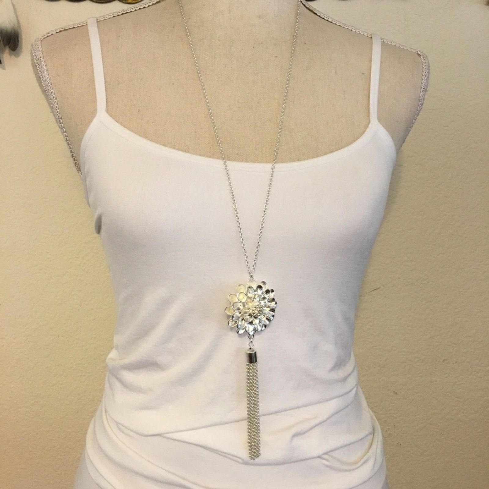 Jewelry Shiny silver tone dahlia flower tassel necklace Size ONE SIZE - 1 Thumbnail